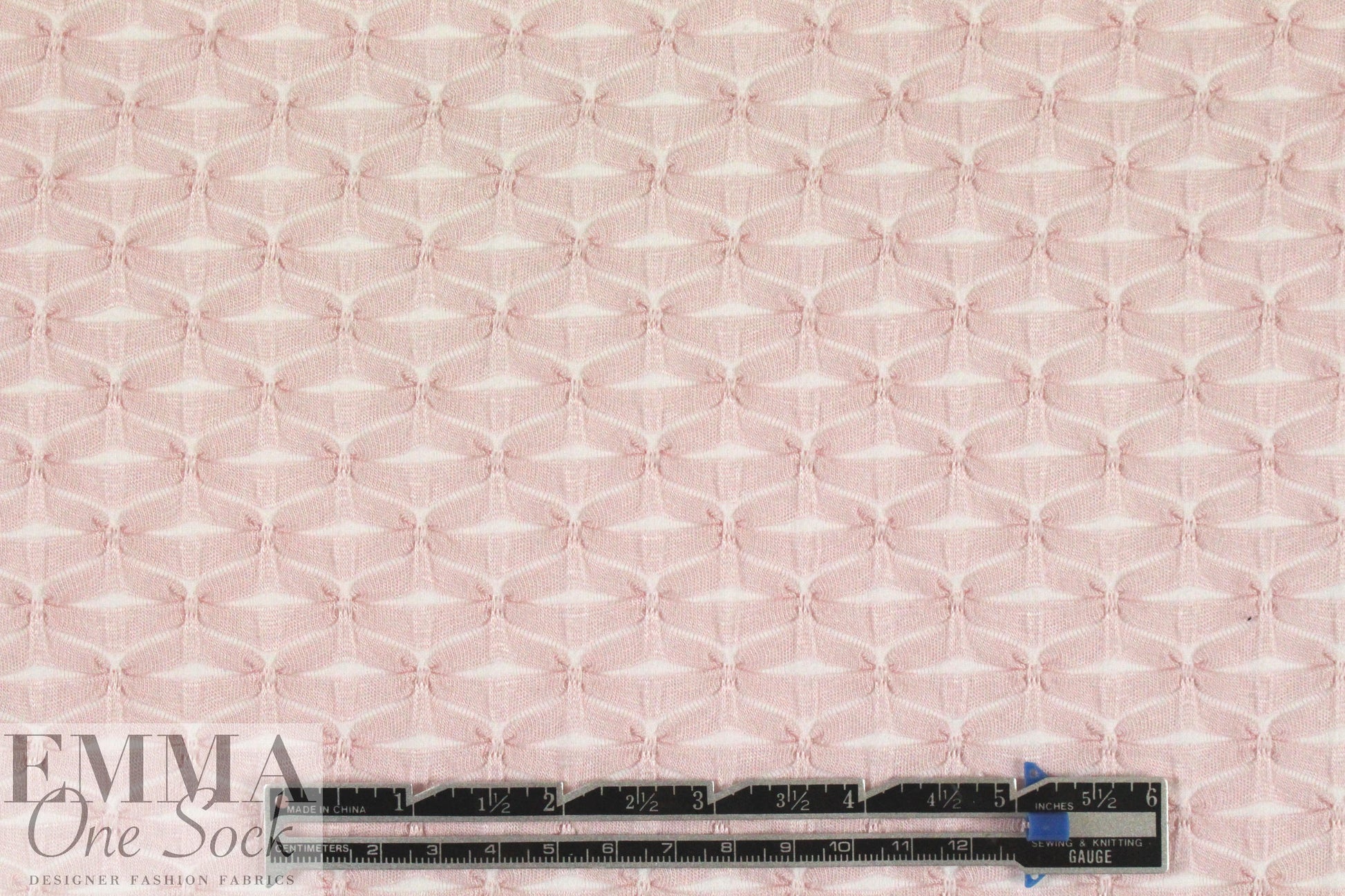 textured yarn dye novelty knit - light pink 1.875 yd