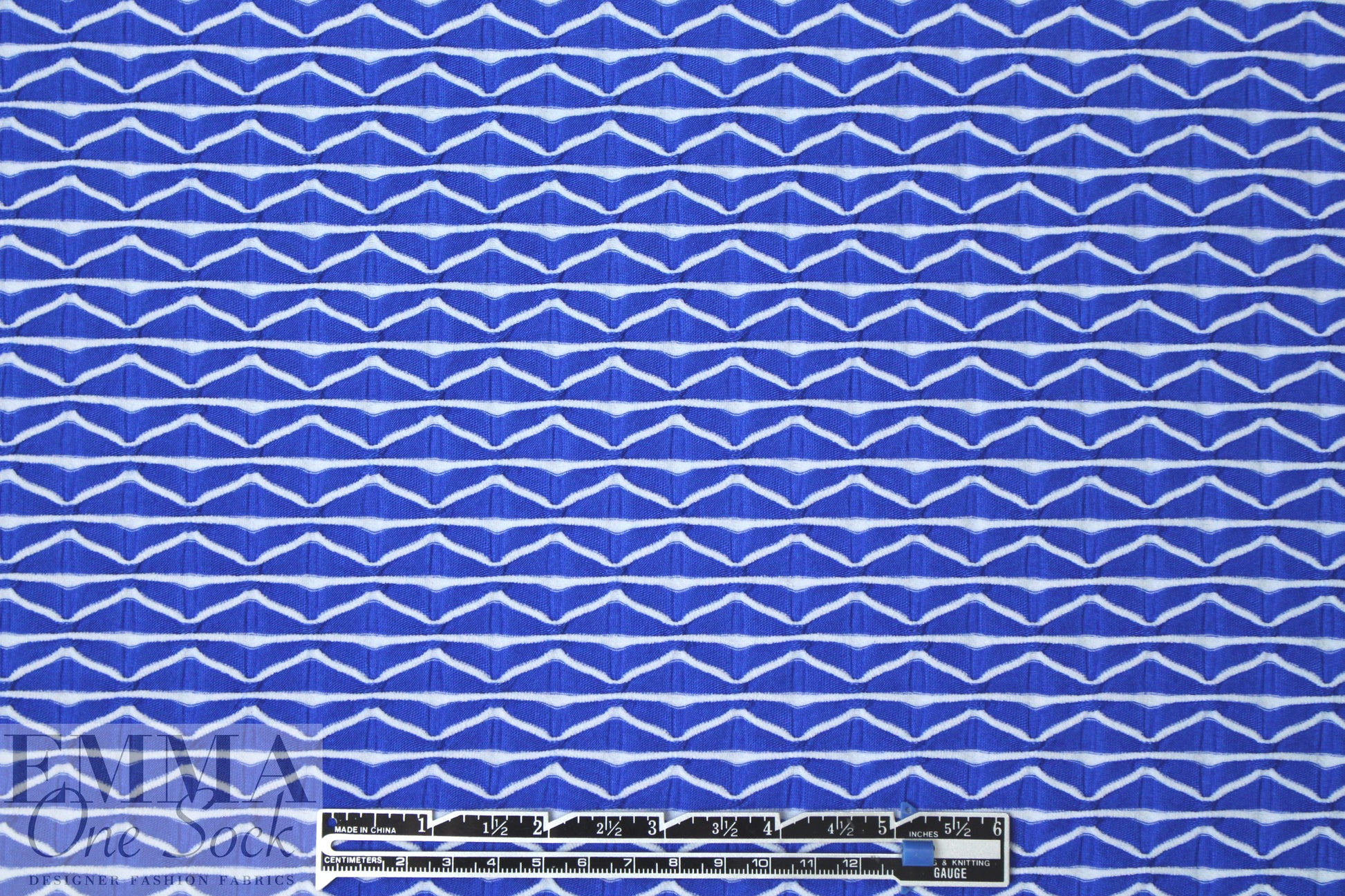 textured yarn dye novelty knit - royal/white 1.66 yds