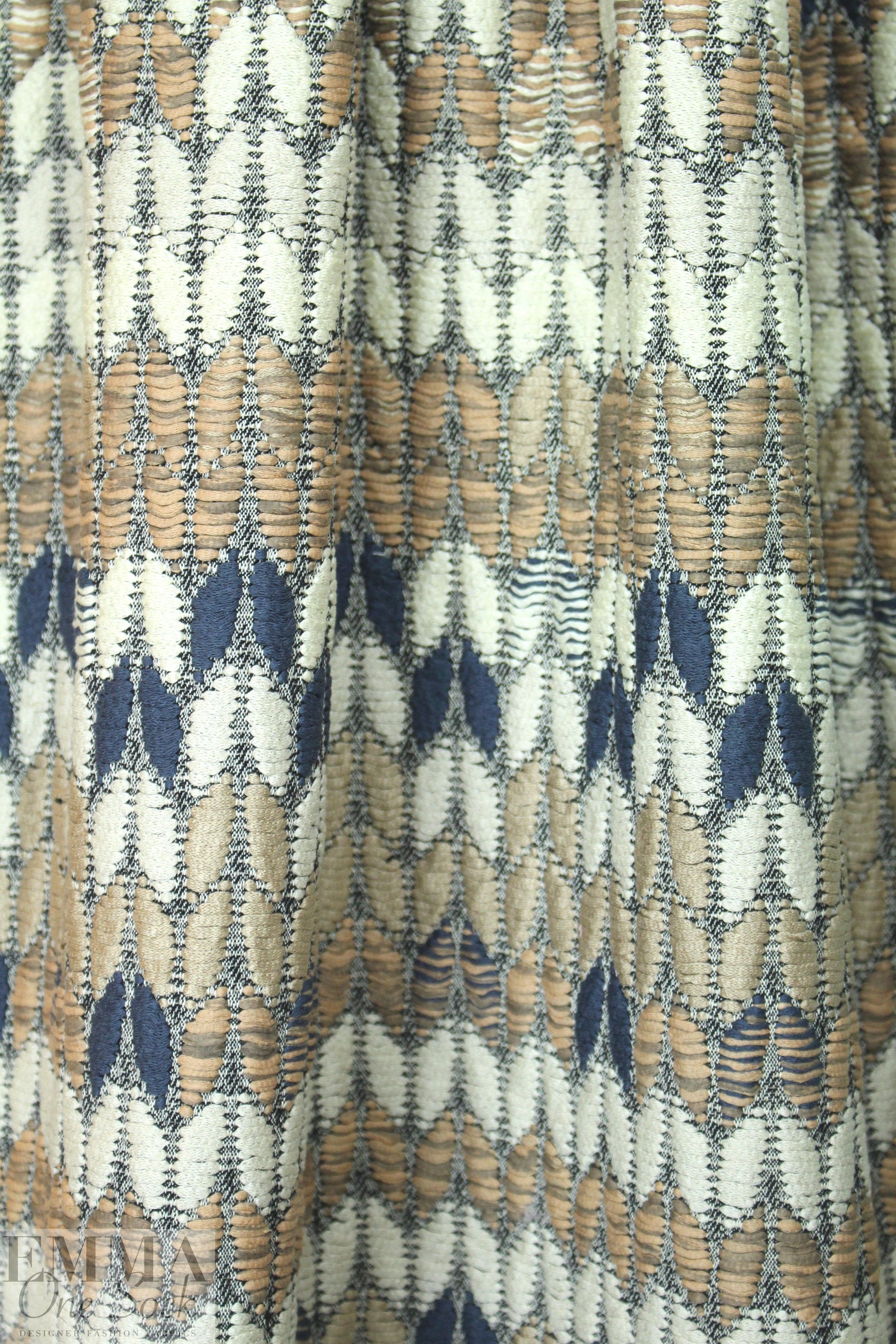 Yiga1 Azroue1 cotton blend novelty weave - beige/navy