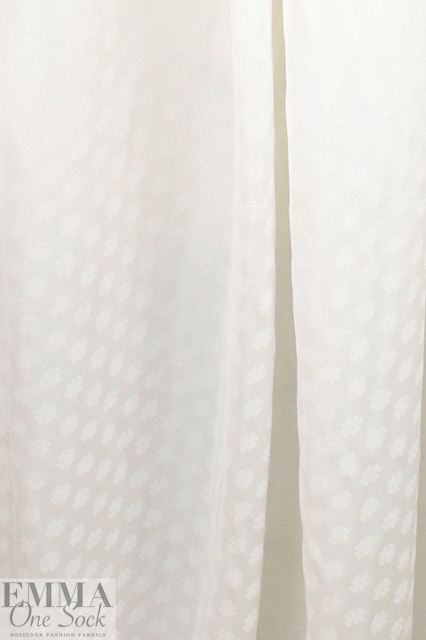 'Pan Chang knot' viscose jacquard lining - creamy white 1.375 yds