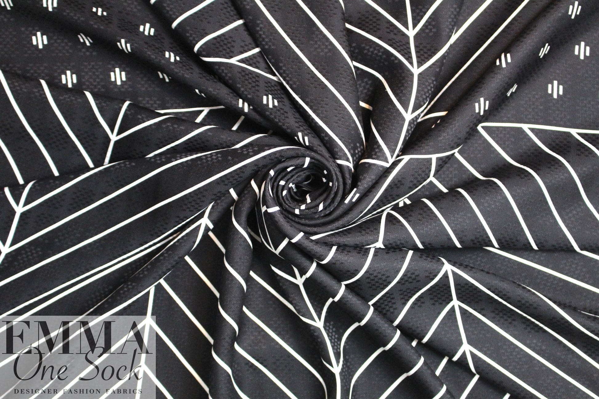 NY designer black/white graphic panel silk jacquard