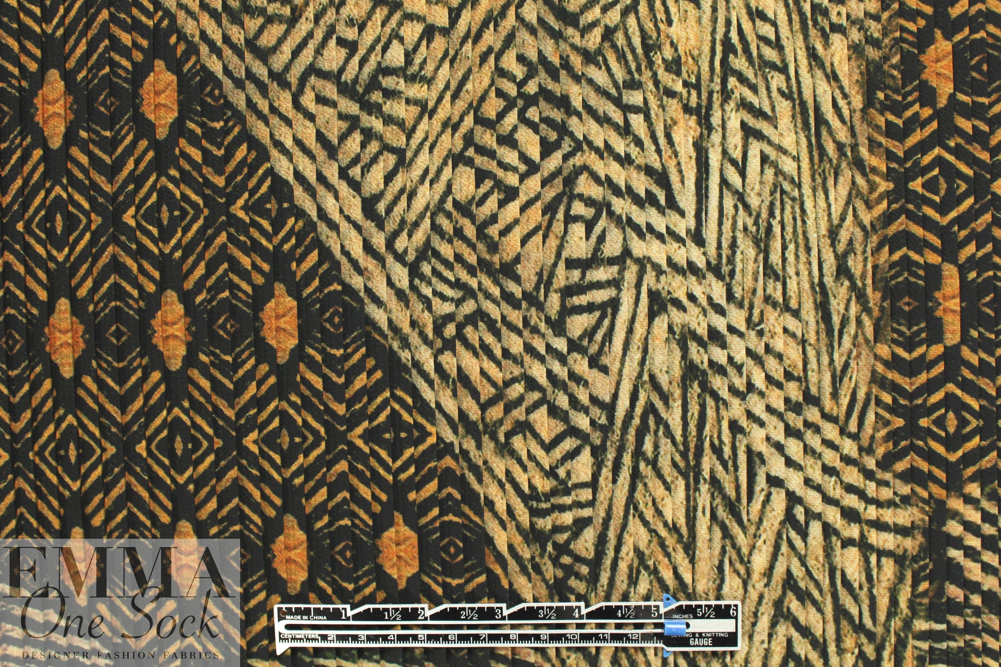 Yiga1 Azroue1 earth tones pleated woodcut graphic