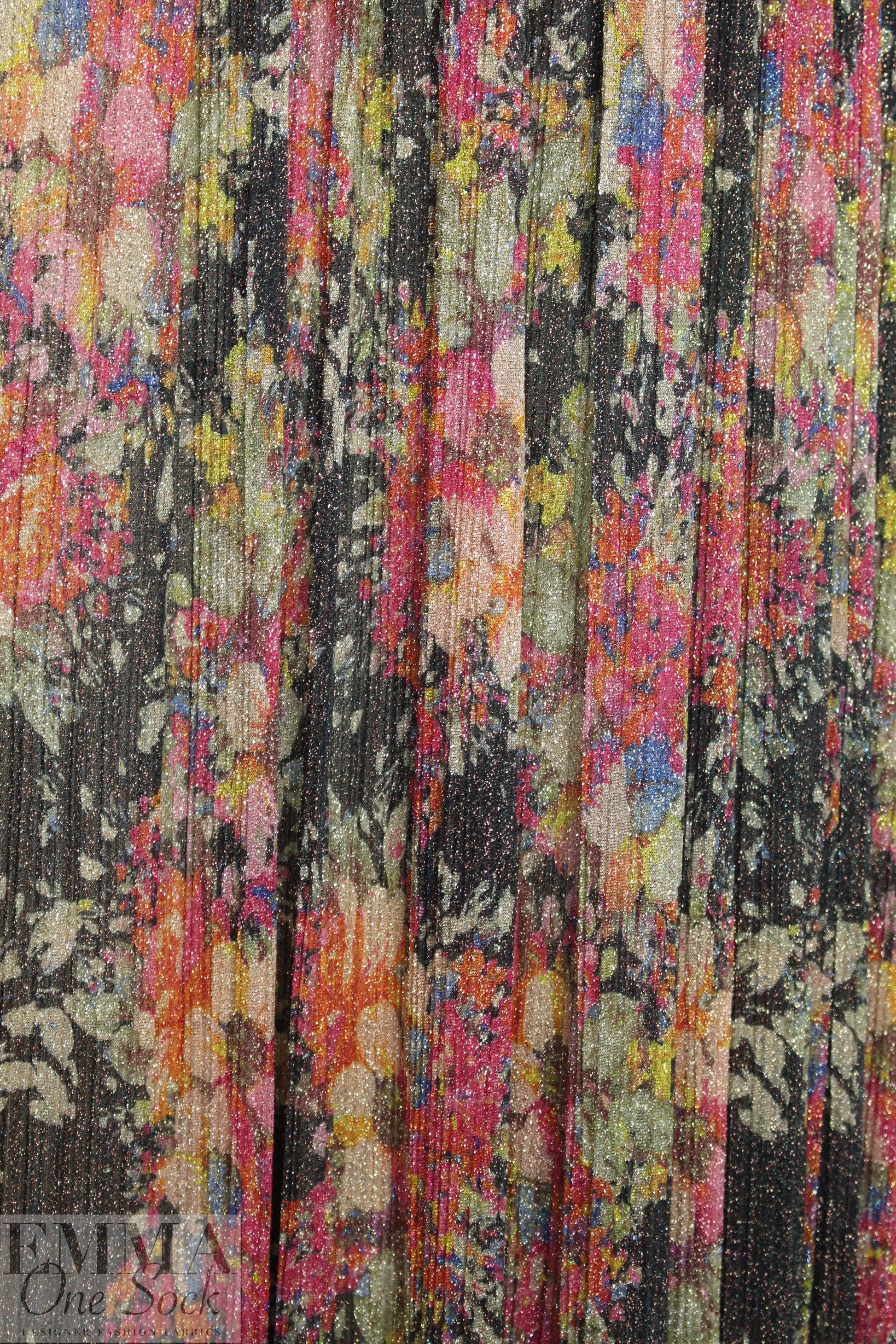 vintage floral bouquet plisse' metallic knit 1.25 yds
