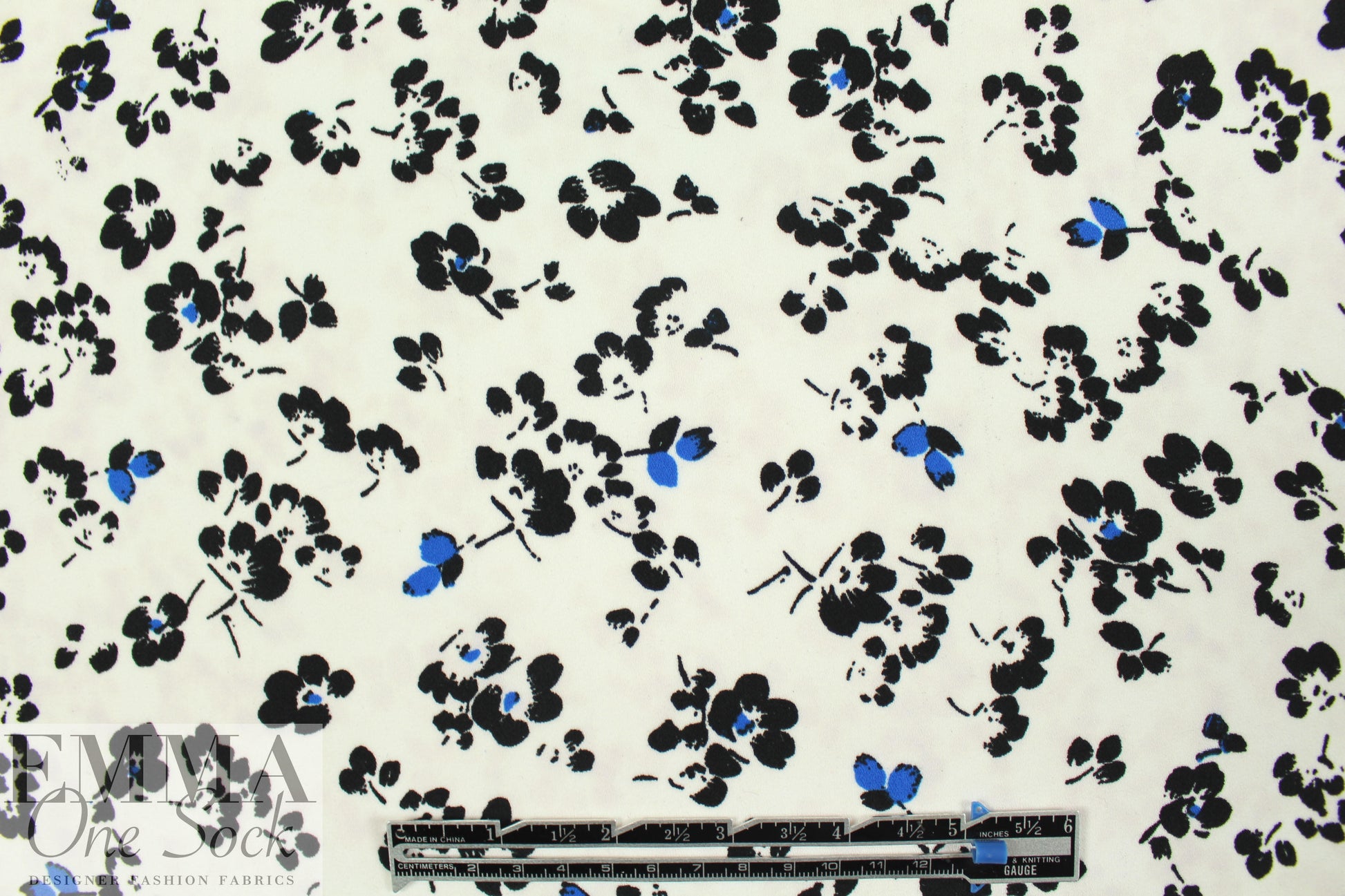 Pol0 drapey woven- flowers on white 1.875 yds