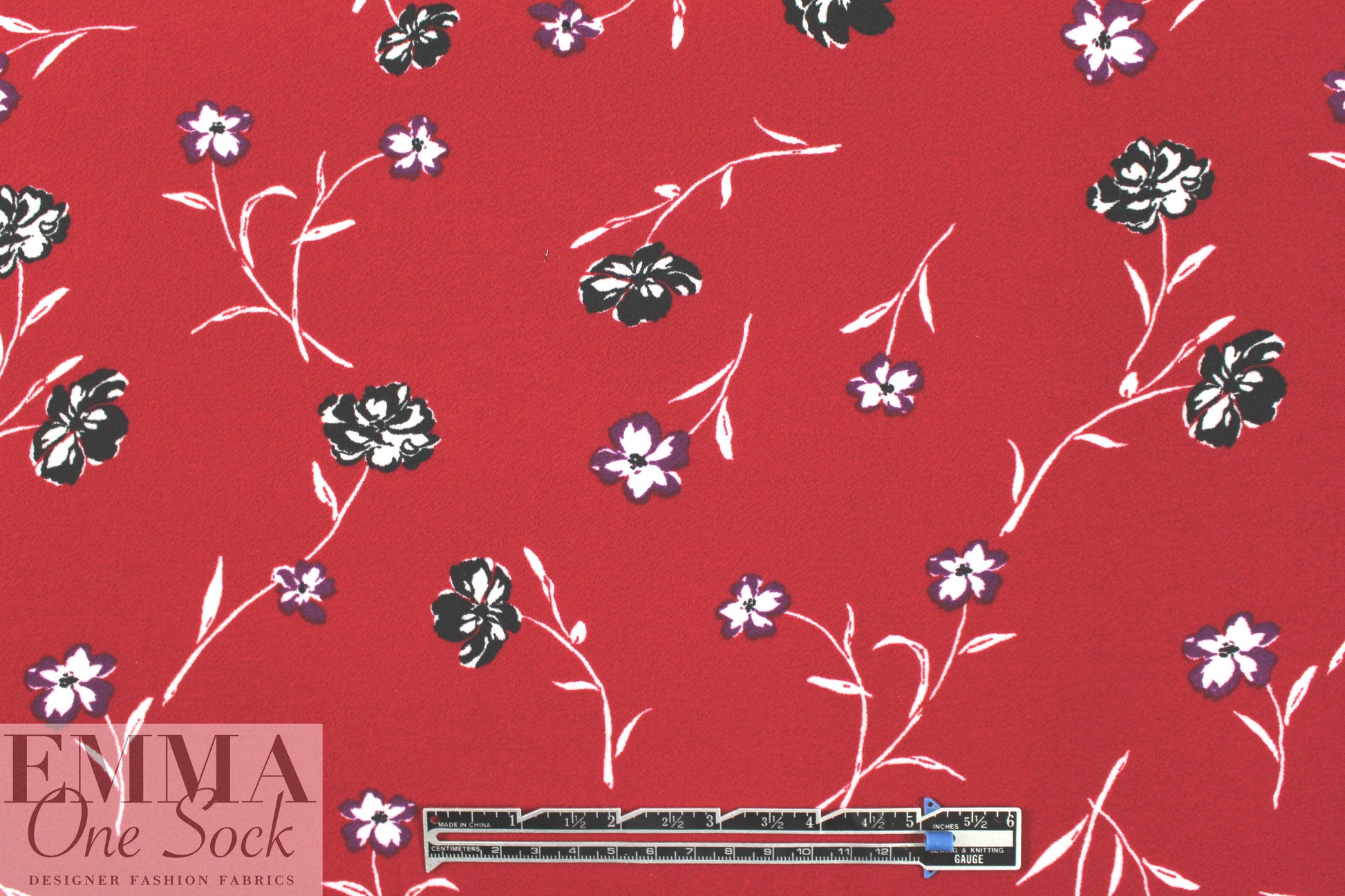 Pol0 textured crepe - flowers on red