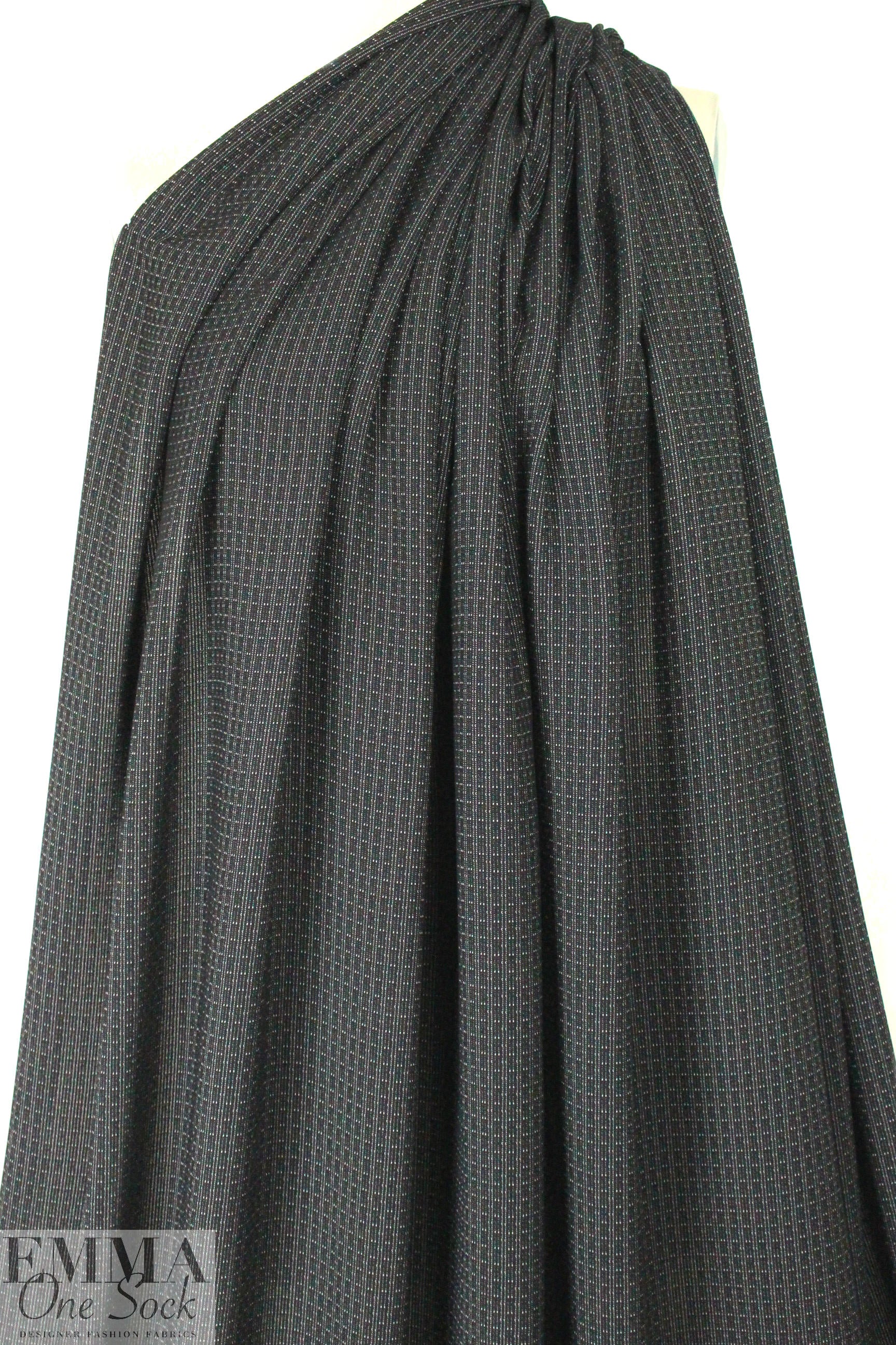 Italian drapey jacquard woven - black/white
