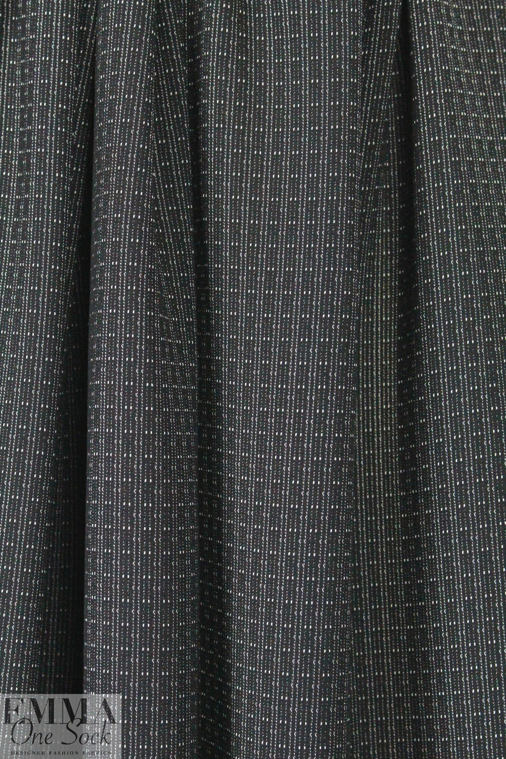 Italian drapey jacquard woven - black/white
