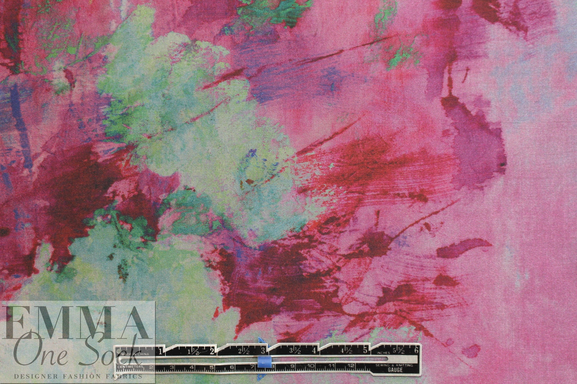 Deveaux fuchsia/wintergreen abstract poly satin 1.5 yds