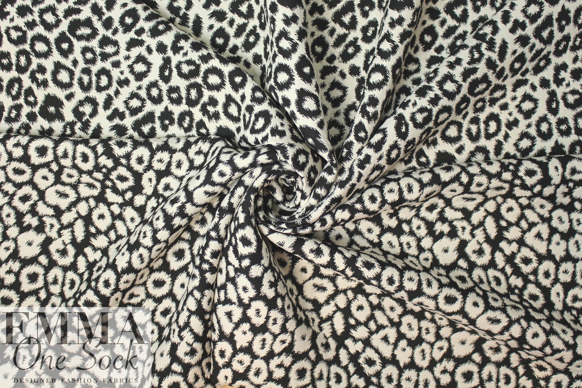 NY designer reversible jacquard - stylized animal 1.625 yd