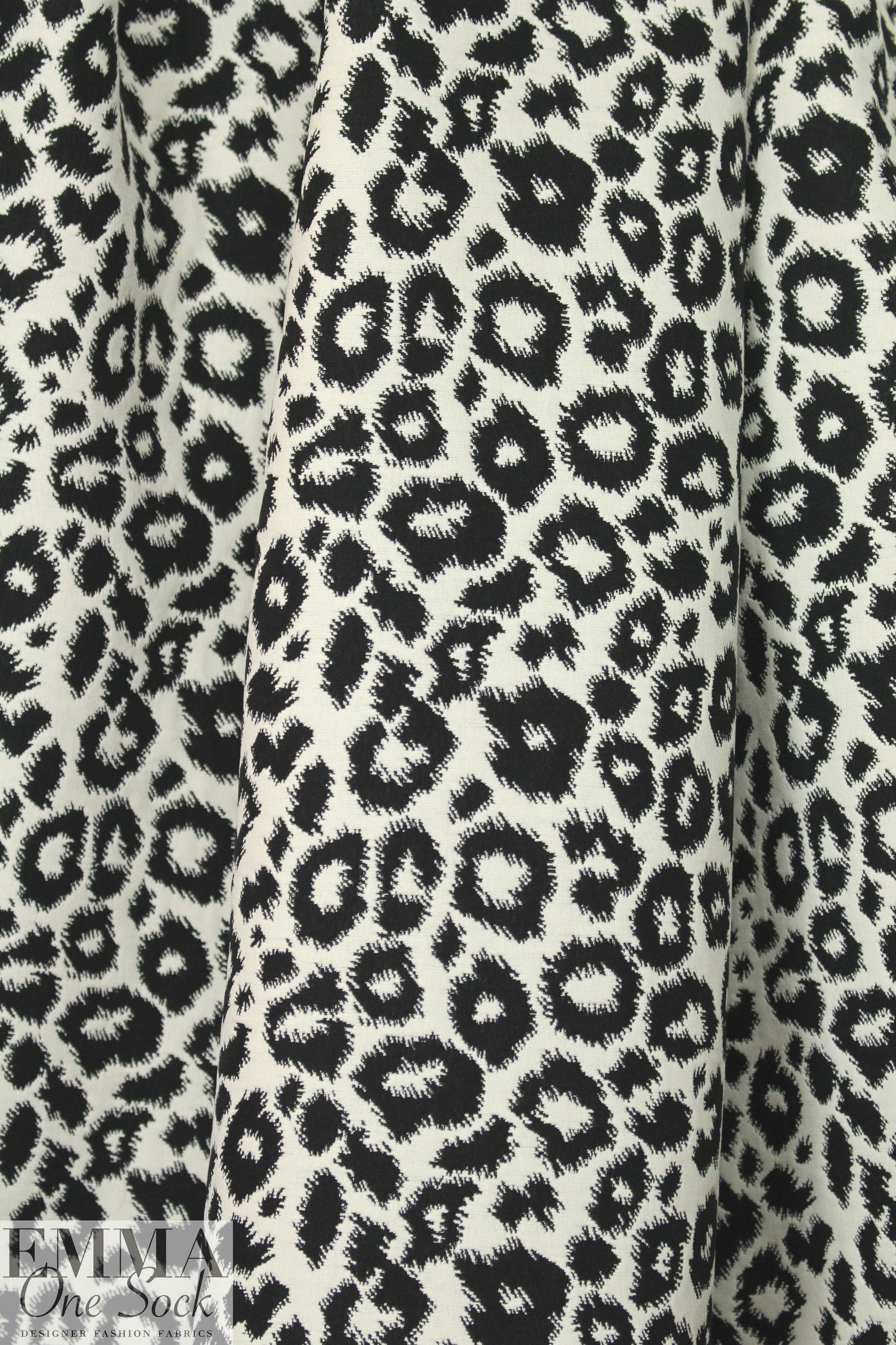NY designer reversible jacquard - stylized animal 2.125 yds