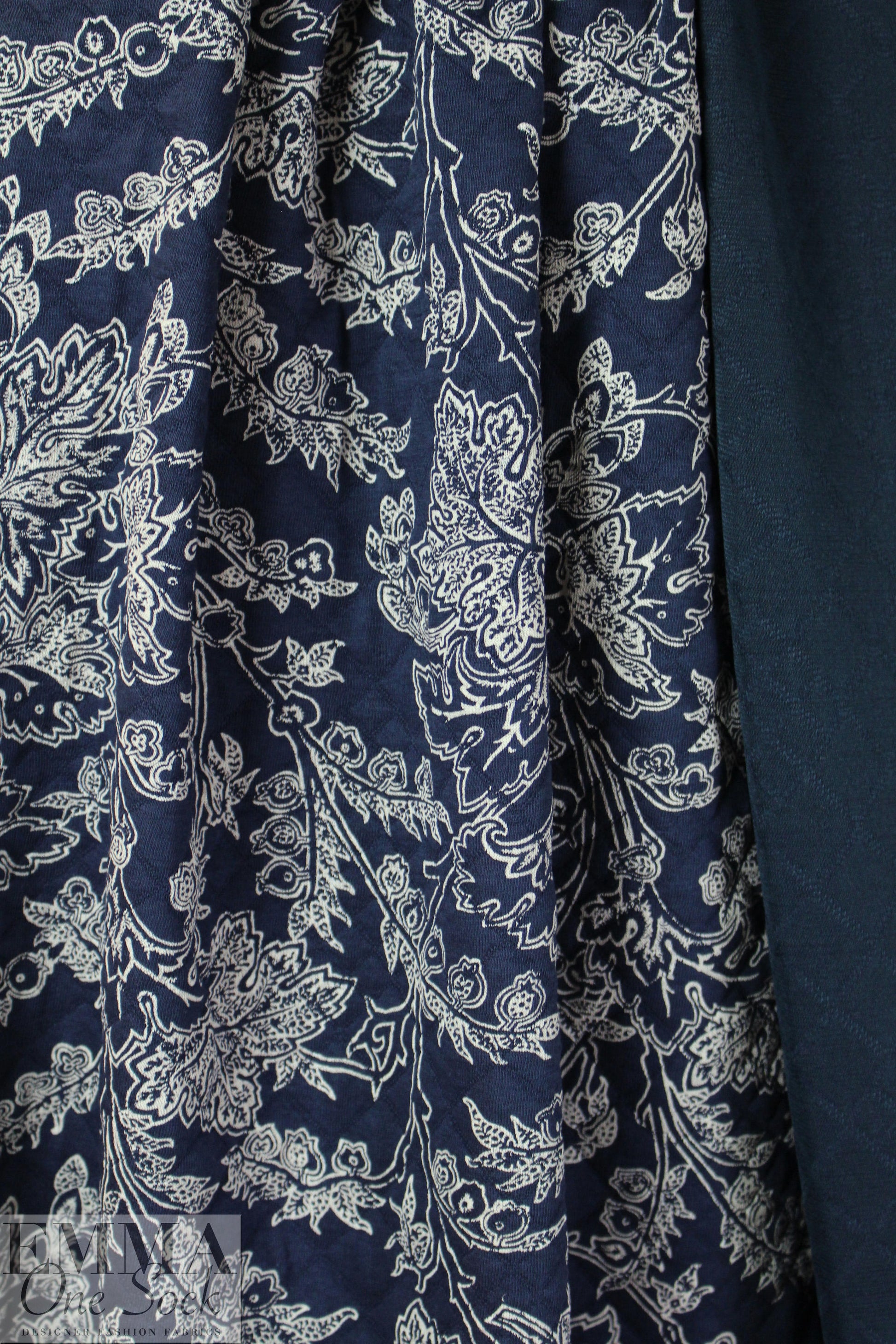 French printed 3-ply quilted-look knit - navy deco flor