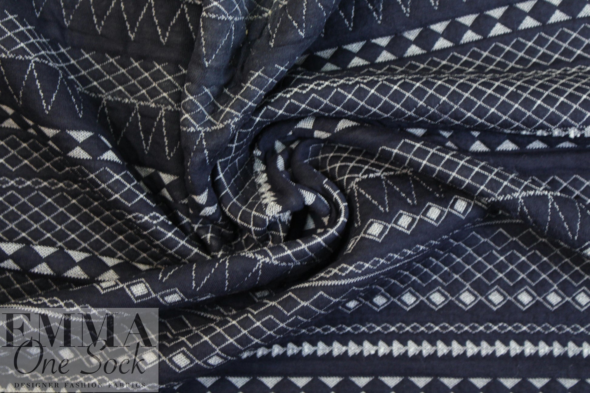 French 3-ply quilted-look knit - navy/white