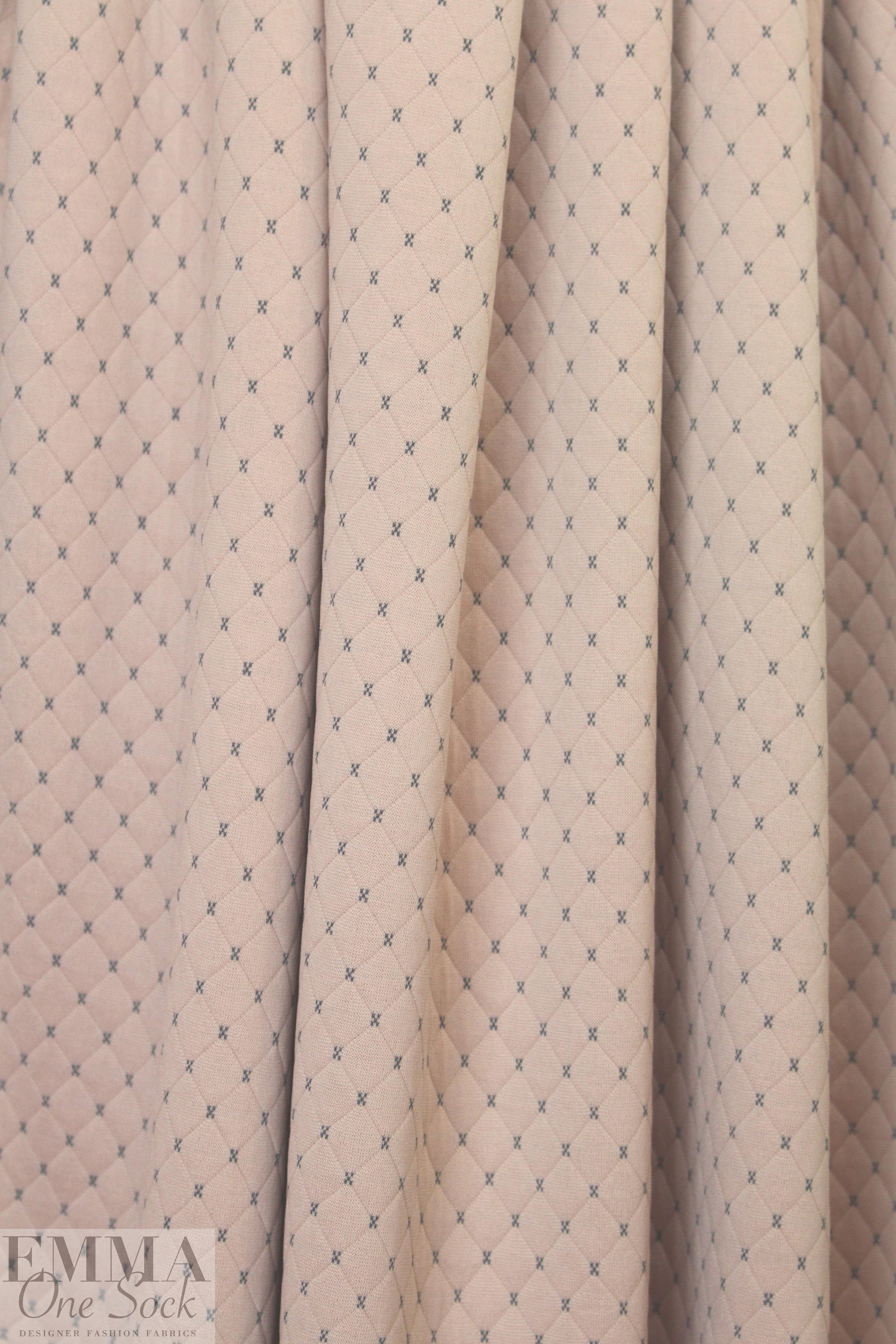 quilted diamond 3-ply knit - pink blush/graphite 1.25 yds