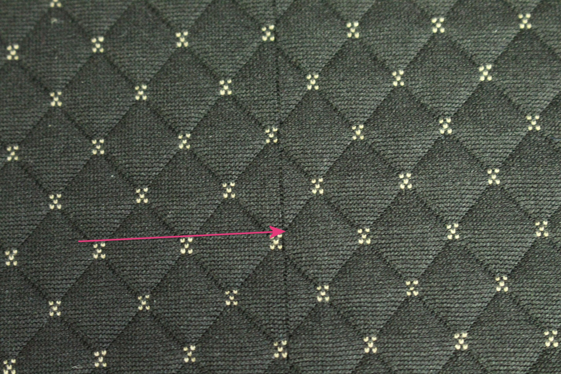 quilted diamond 3-ply knit - black/khaki *FLAW*