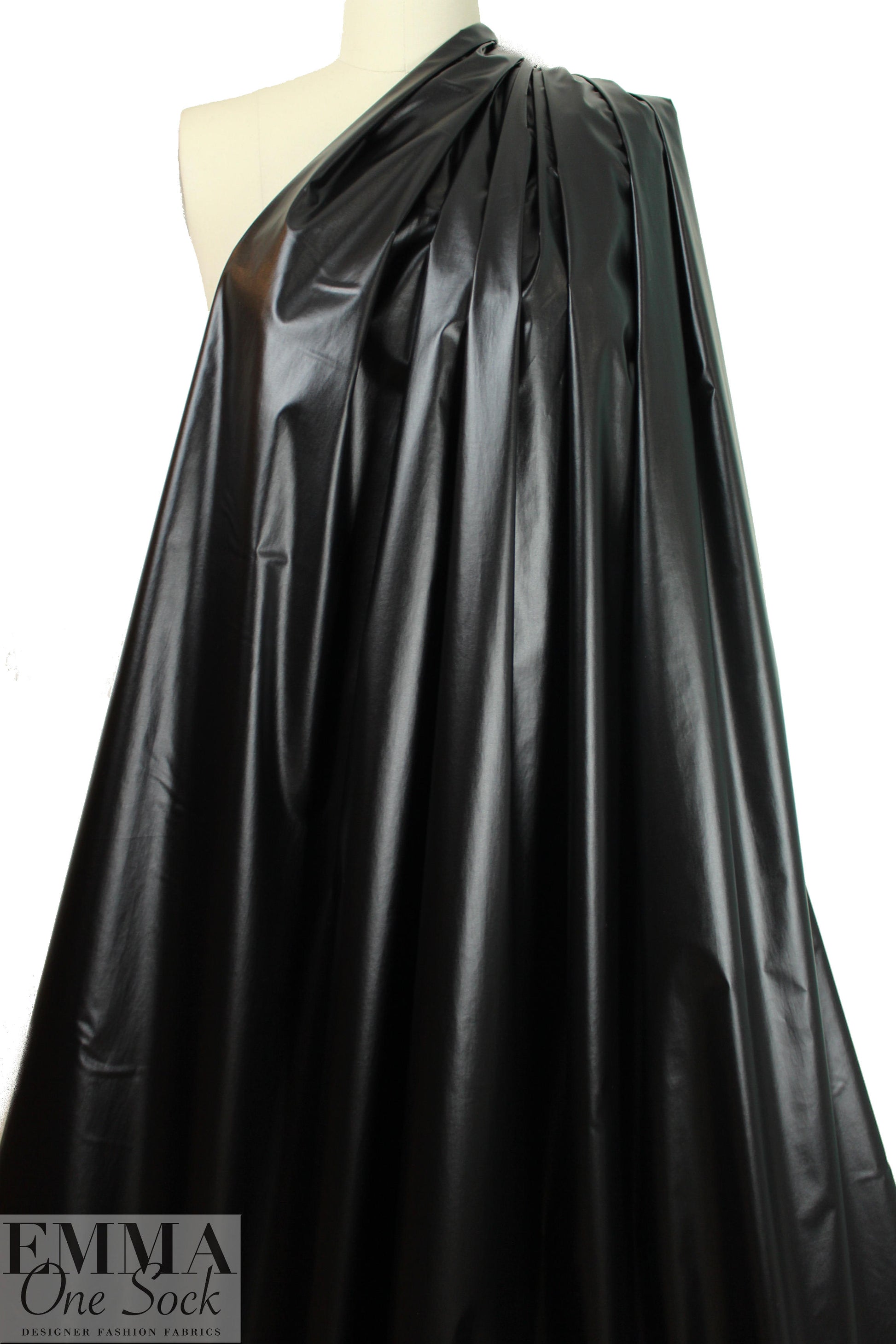 lightweigh nylon microfiber rainwear - black 3 yd