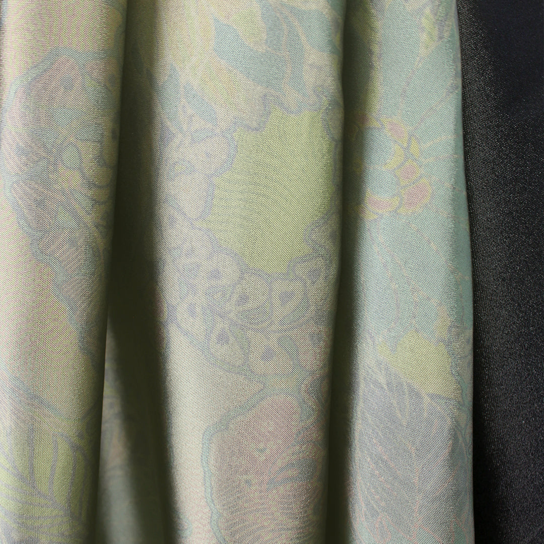 Herme5 stylized floral reversible lustrous vertical stretch taffeta 1.5 yds