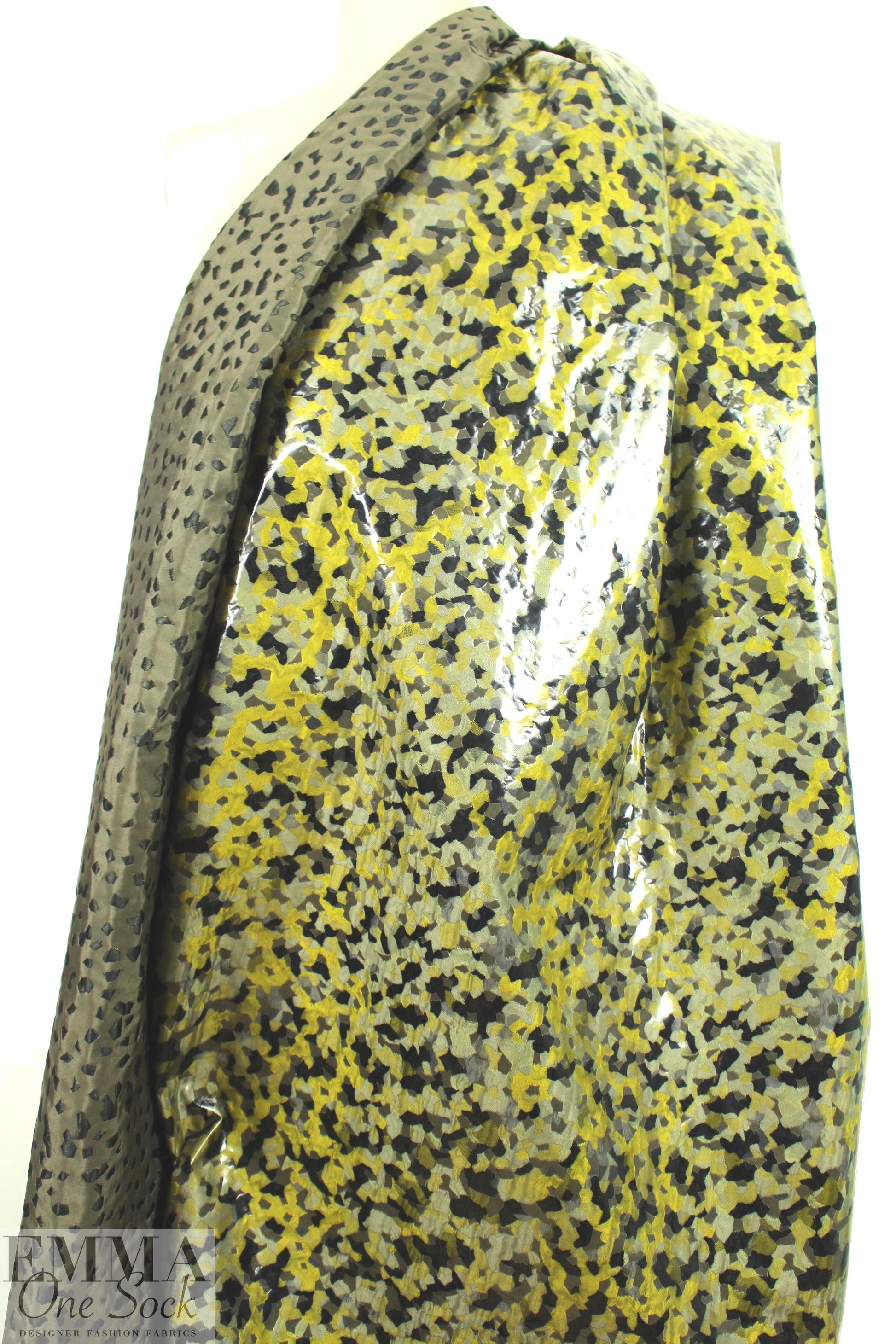 Italian mosaic jacquard laminated rainwear - gold/black