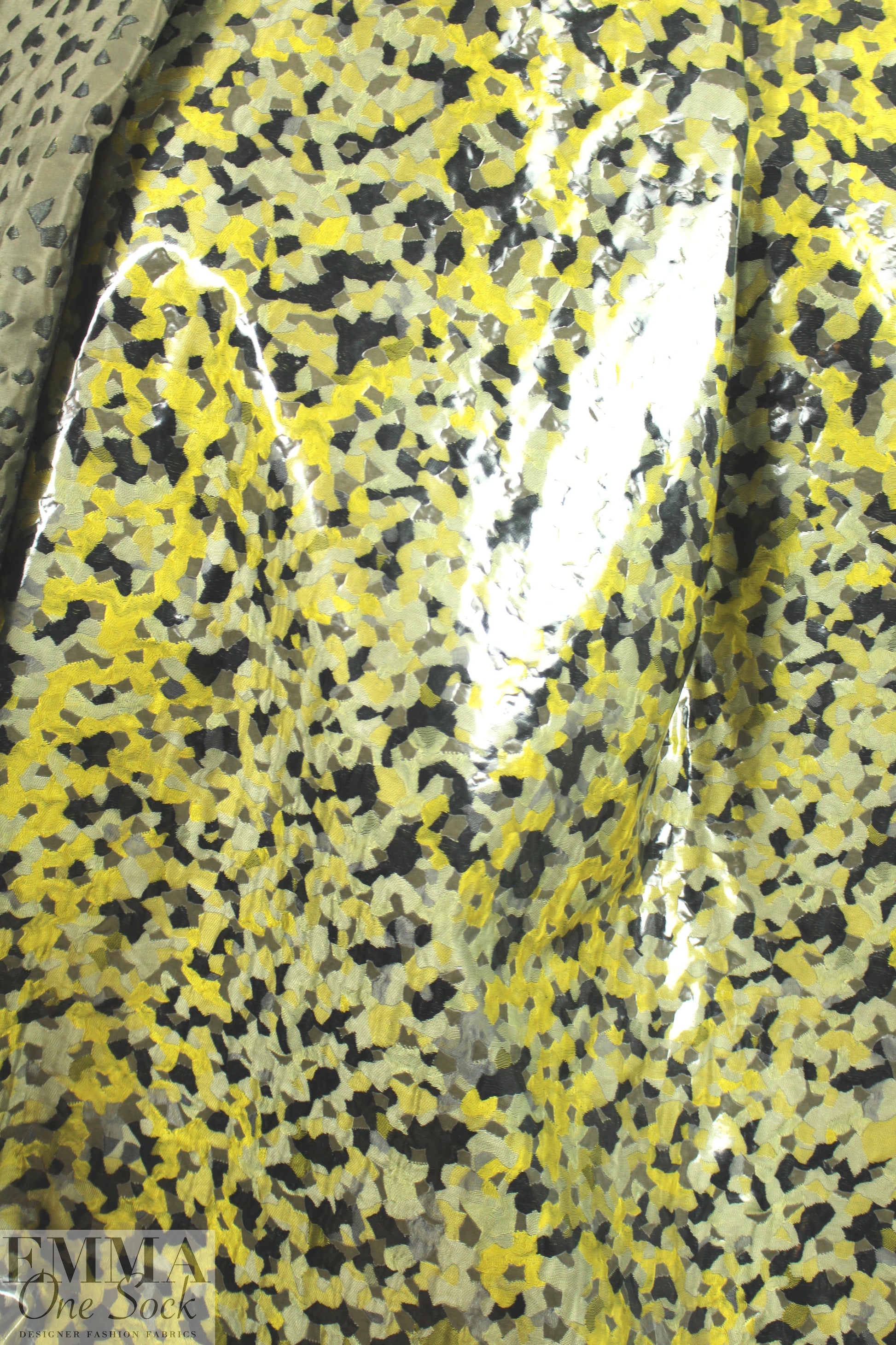 Italian mosaic jacquard laminated rainwear - gold/black