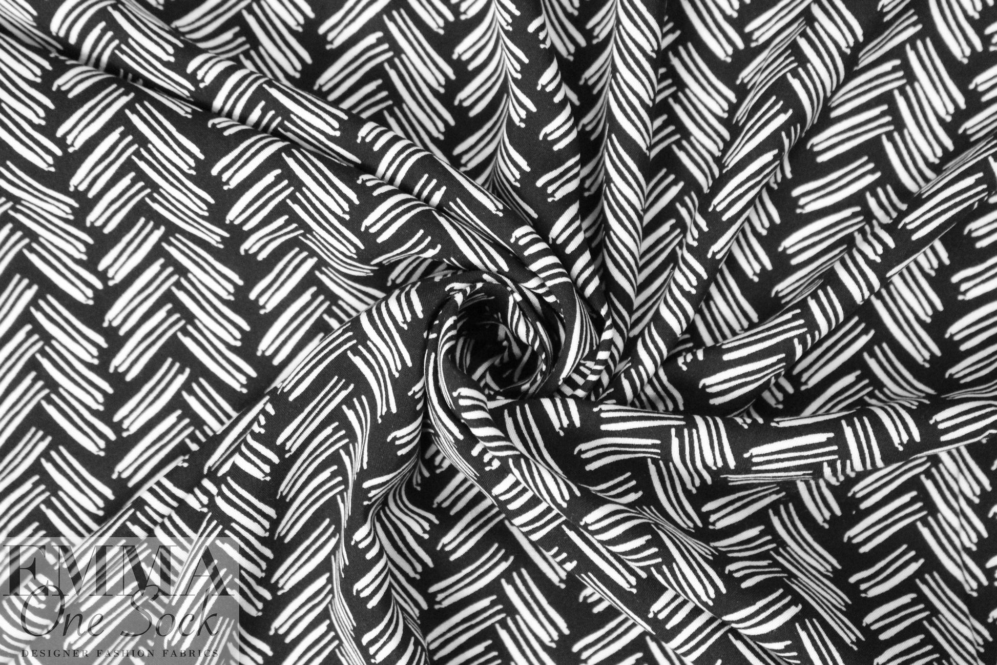 stylized herringbone drapey viscose woven - white/black