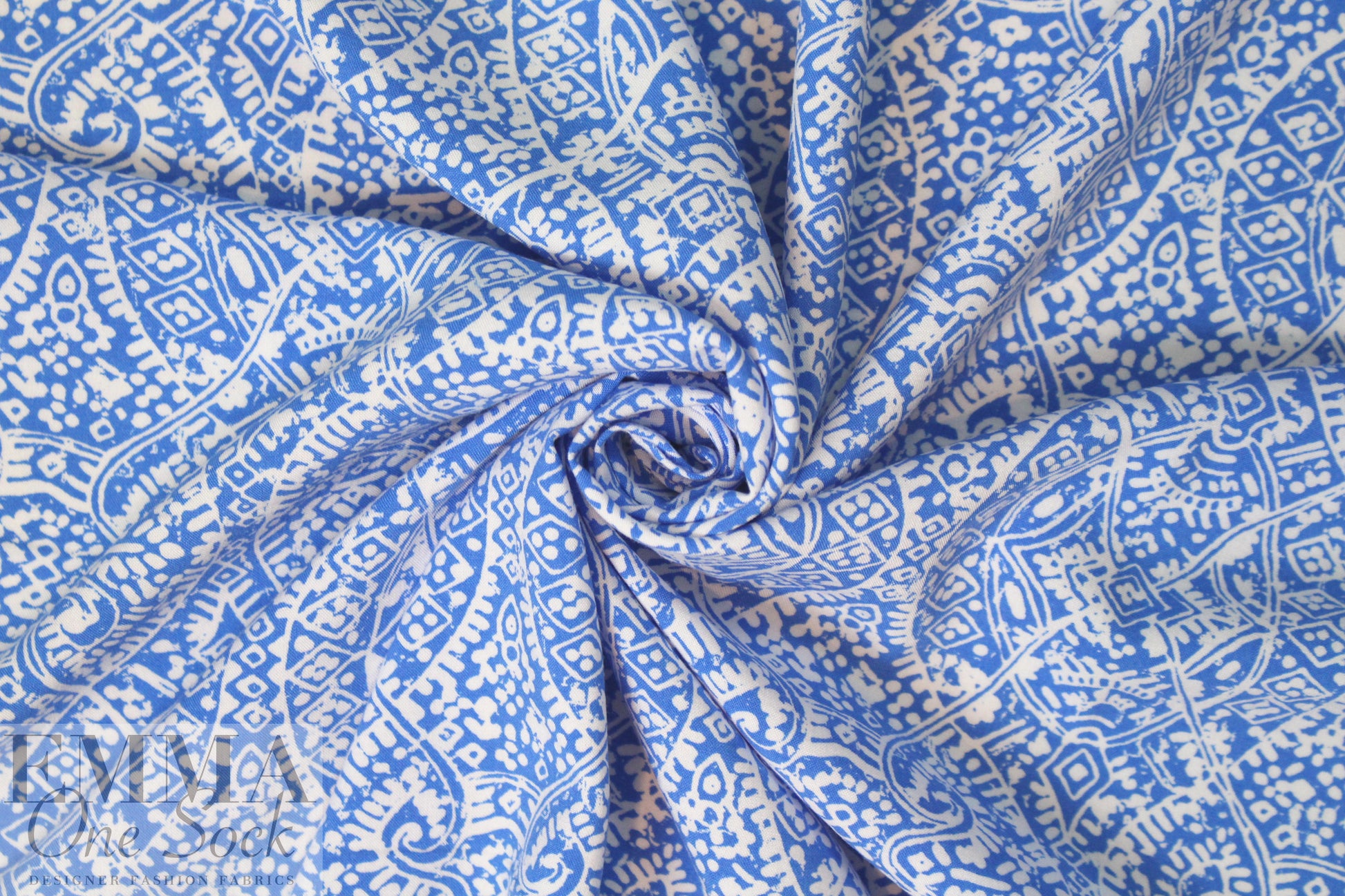 Sp1endid blue/white drapey viscose stretch woven