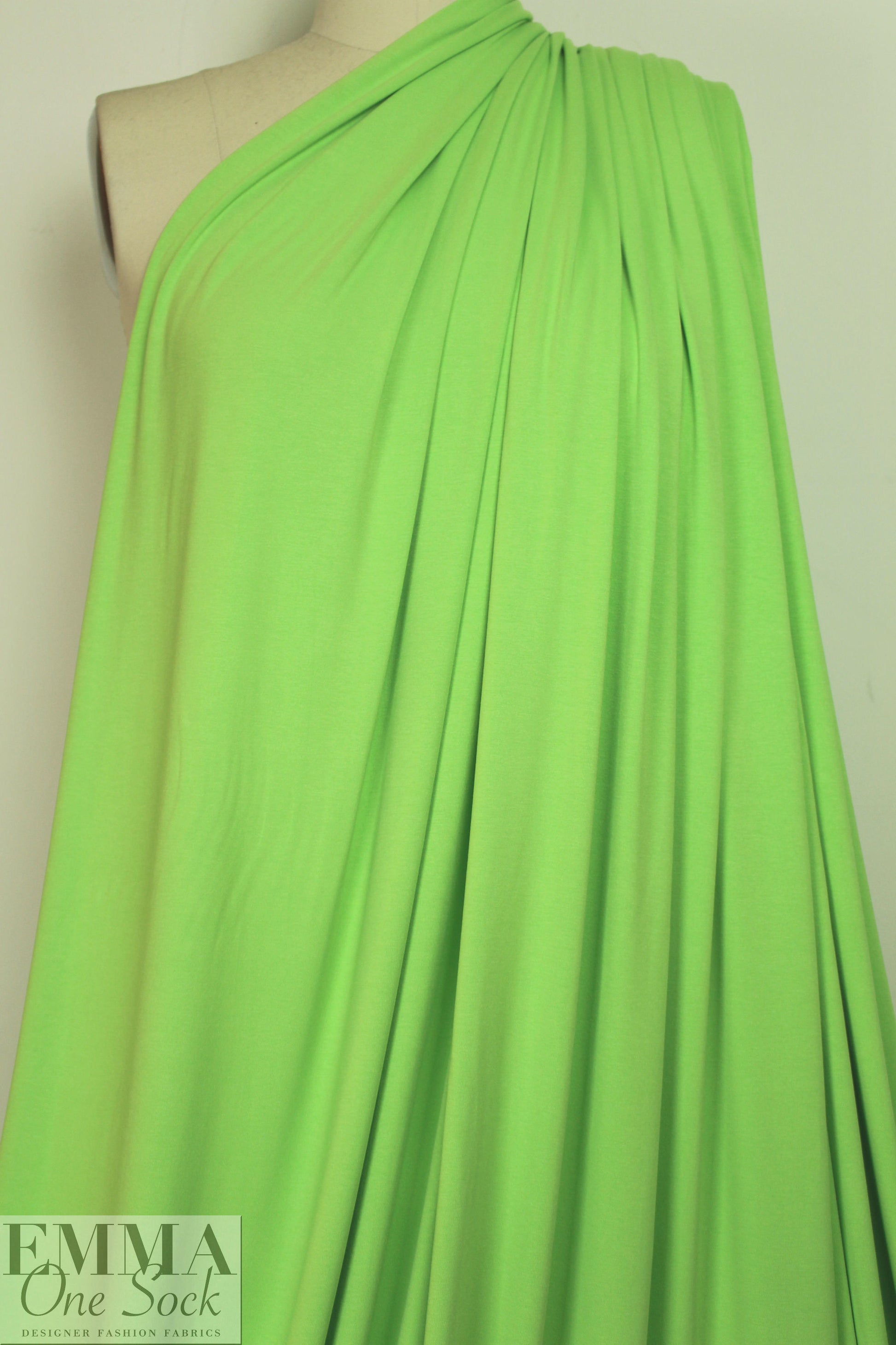 spring green 11 oz. rayon jersey 4-way 2.25 yds