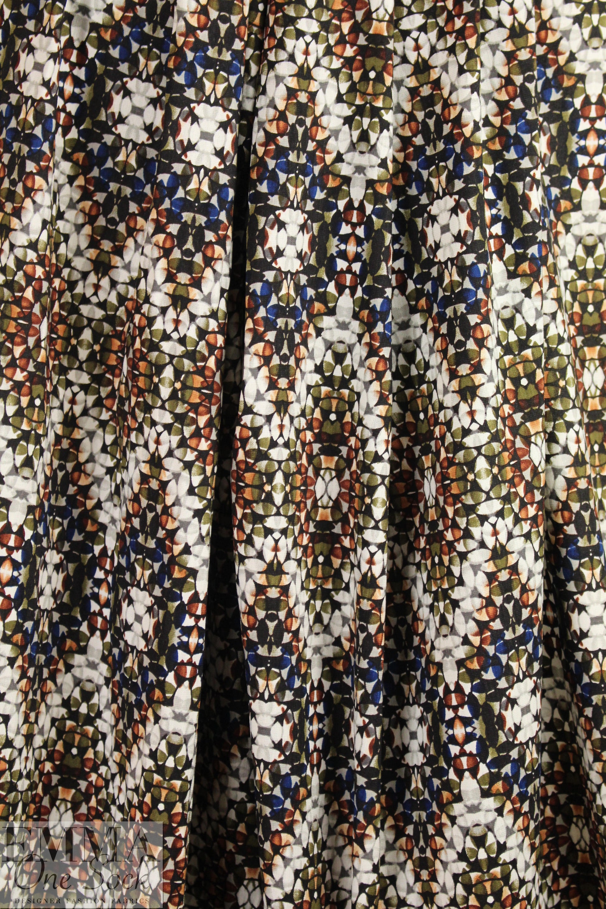 CA designer reptile graphic rayon/linen/cotton woven 1.75 yd