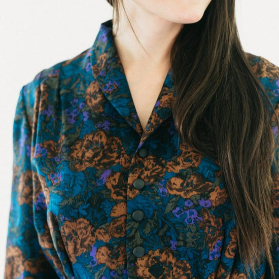 Close up of woman wearing the 247 Lindy Shirtdress butttoned up.