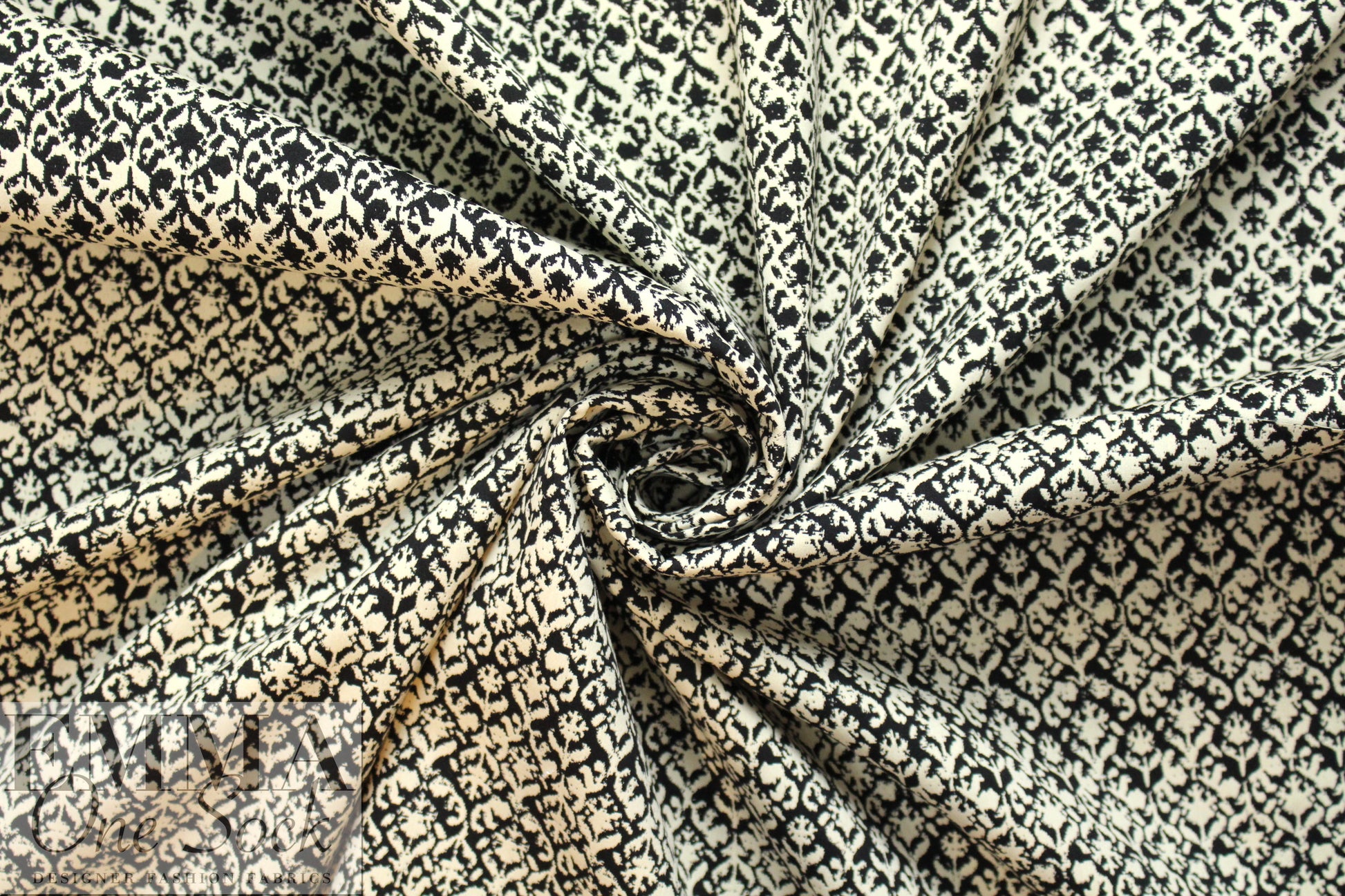NY designer b/i fleur de lis reversible stretch jacquard