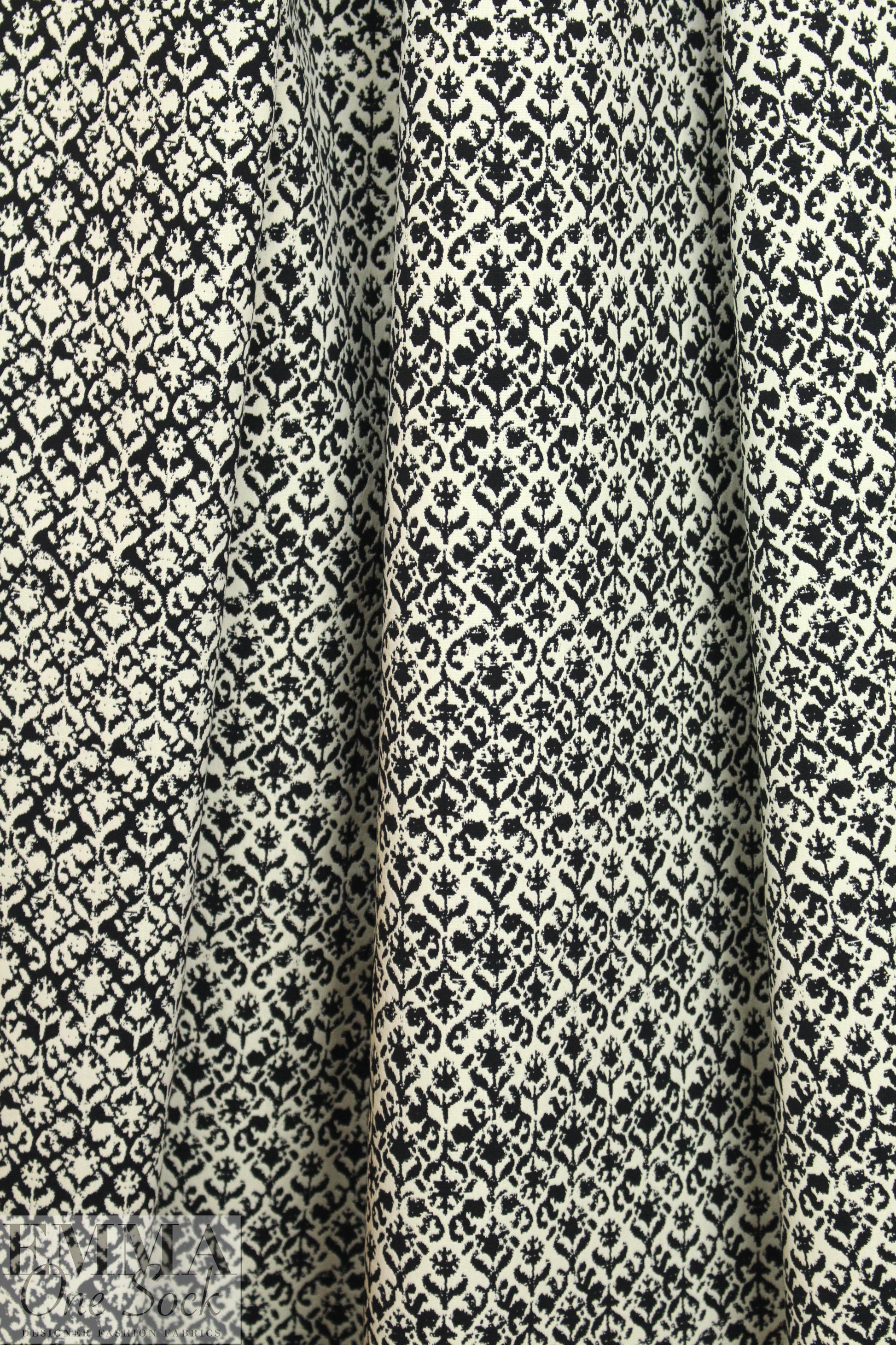 NY designer b/i fleur de lis reversible stretch jacquard