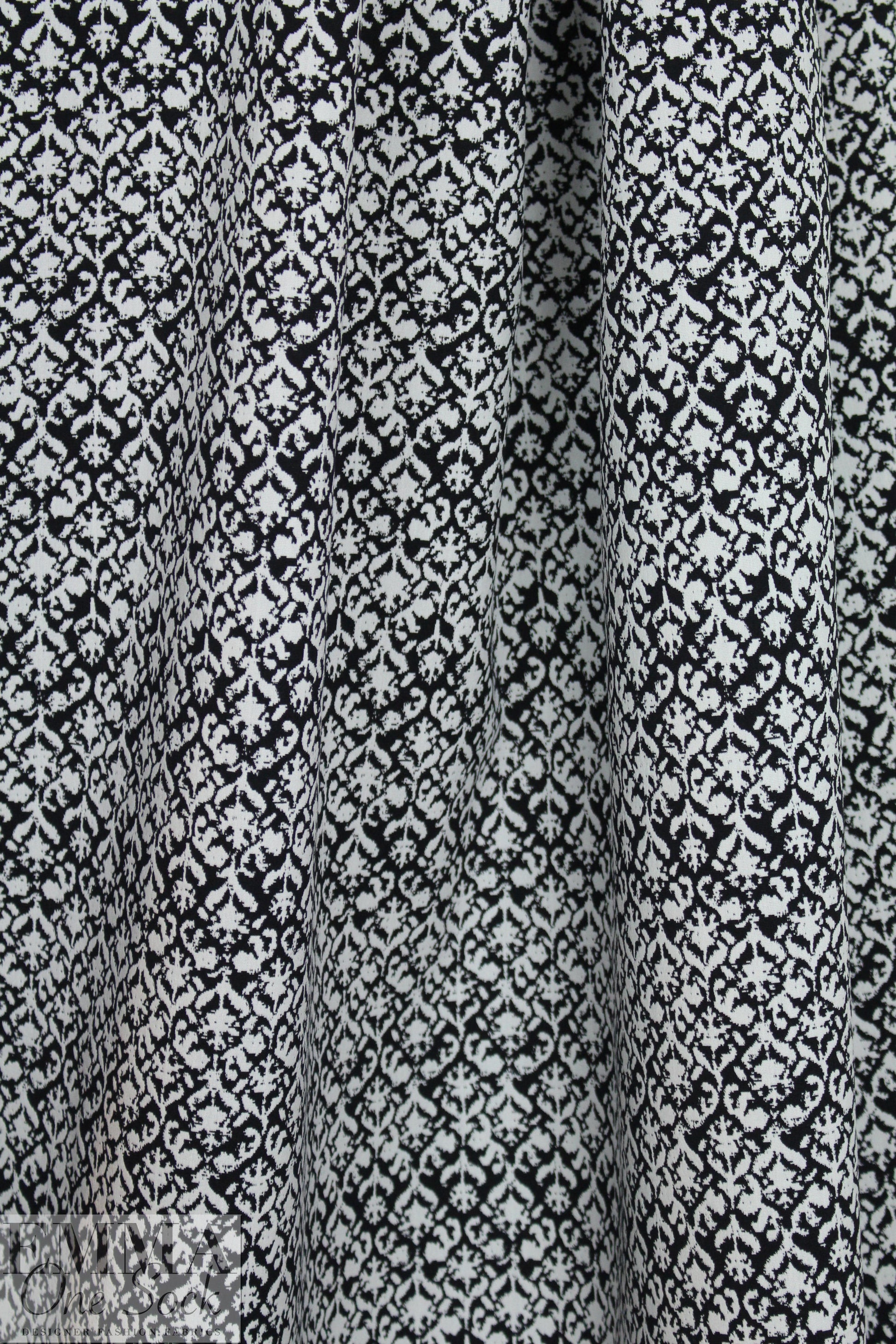 NY designer b/w fleur de lis reversible stretch jacquard