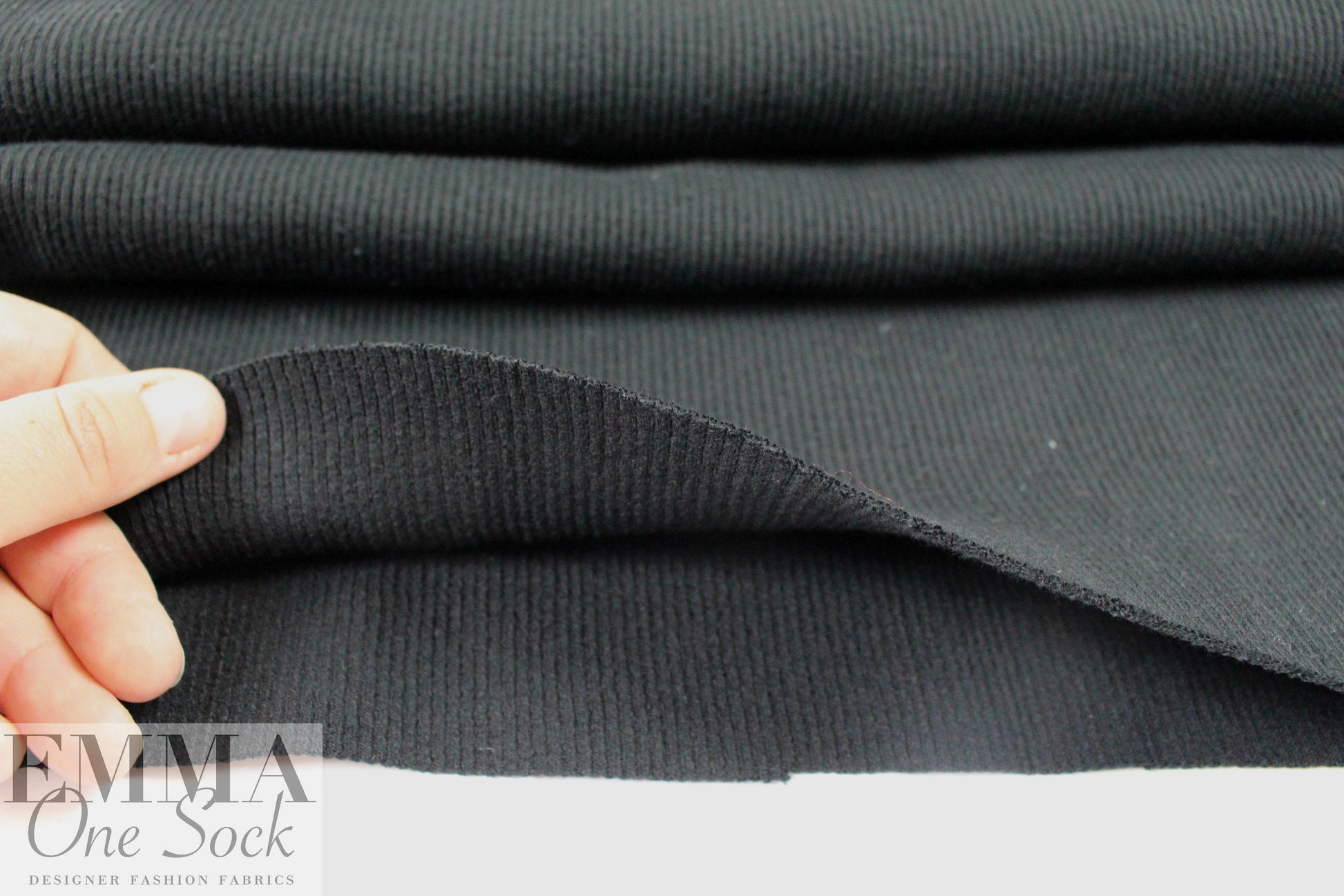 Marna R0 black cotton sweater ribbing