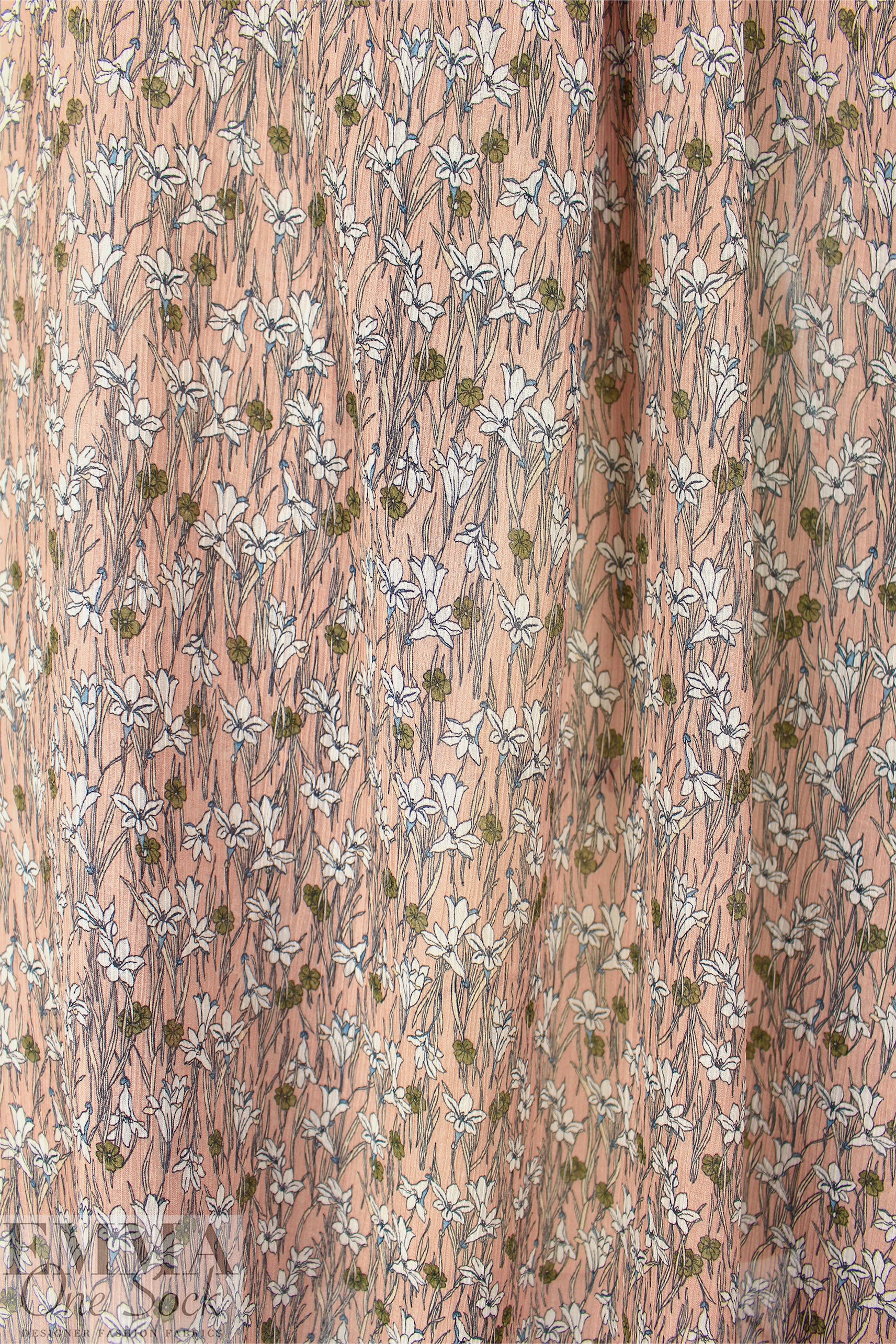 Italian blushing lilies crinkle viscose/silk woven 1.375 yd