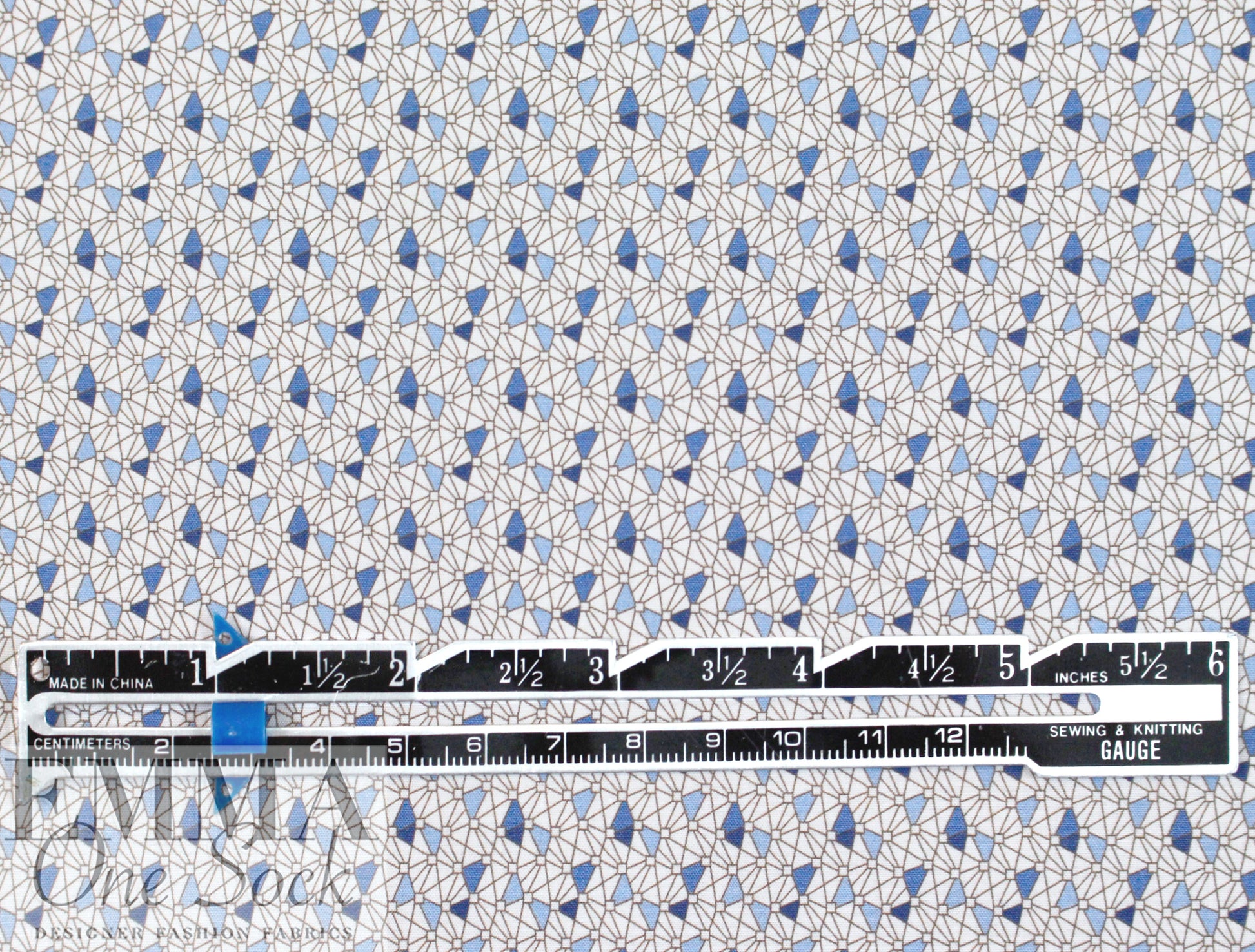 Cana1i Italian teeny blue graphic cotton shirting 1.375 yd