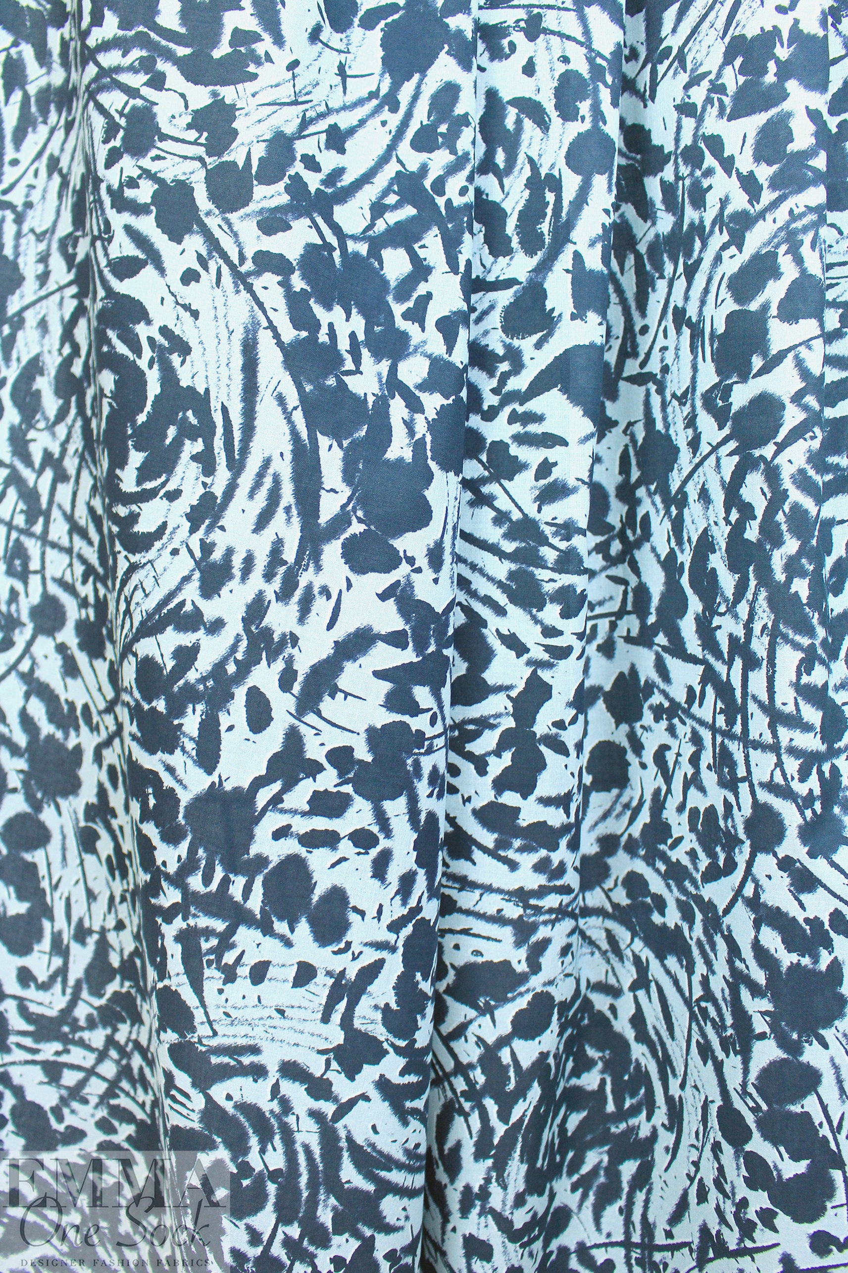 Italian 'inky blues abstract' cotton shirting 1.66 yd