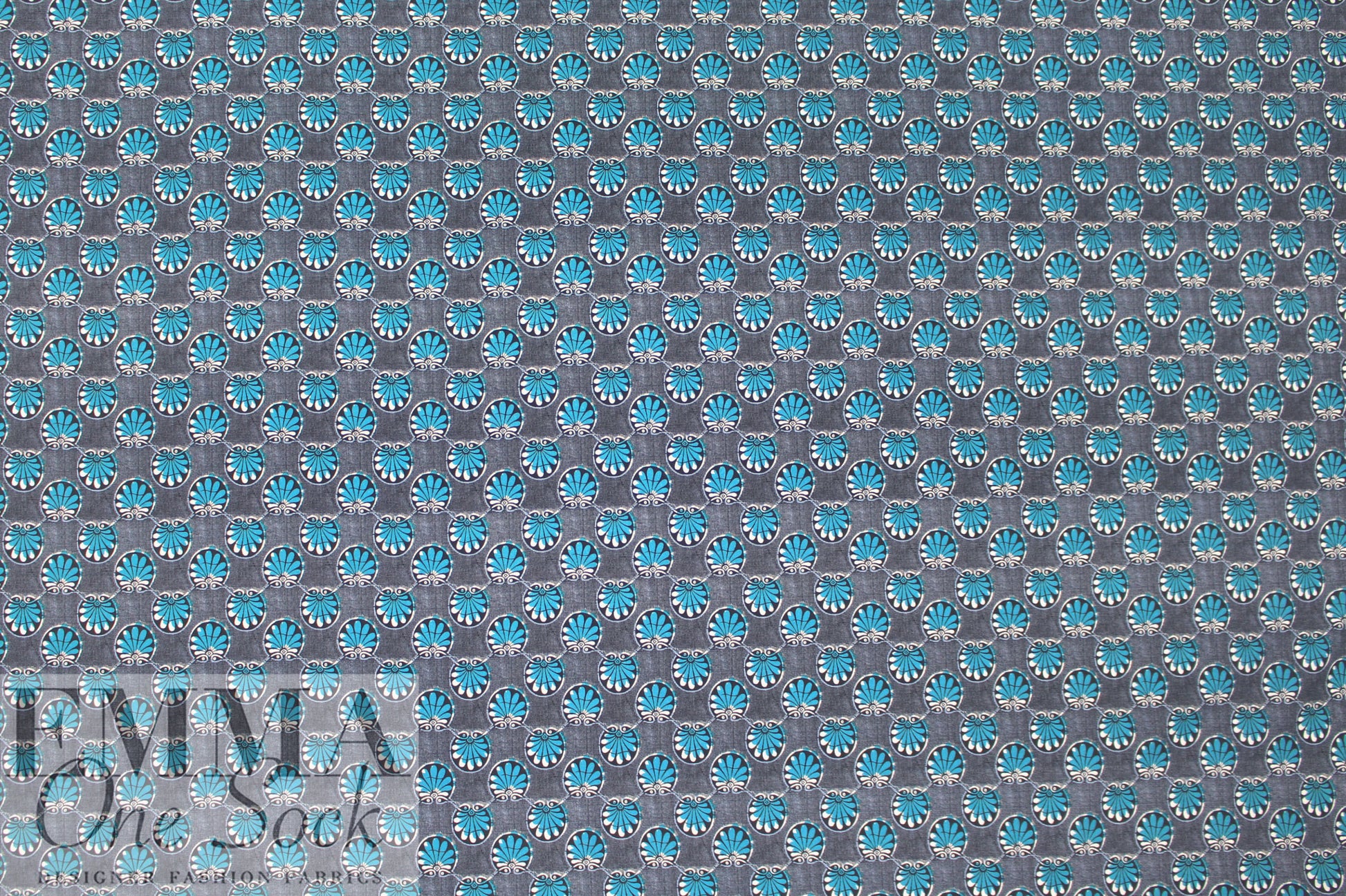 Italian deco scallop shell graphic cotton shirting 2 yd