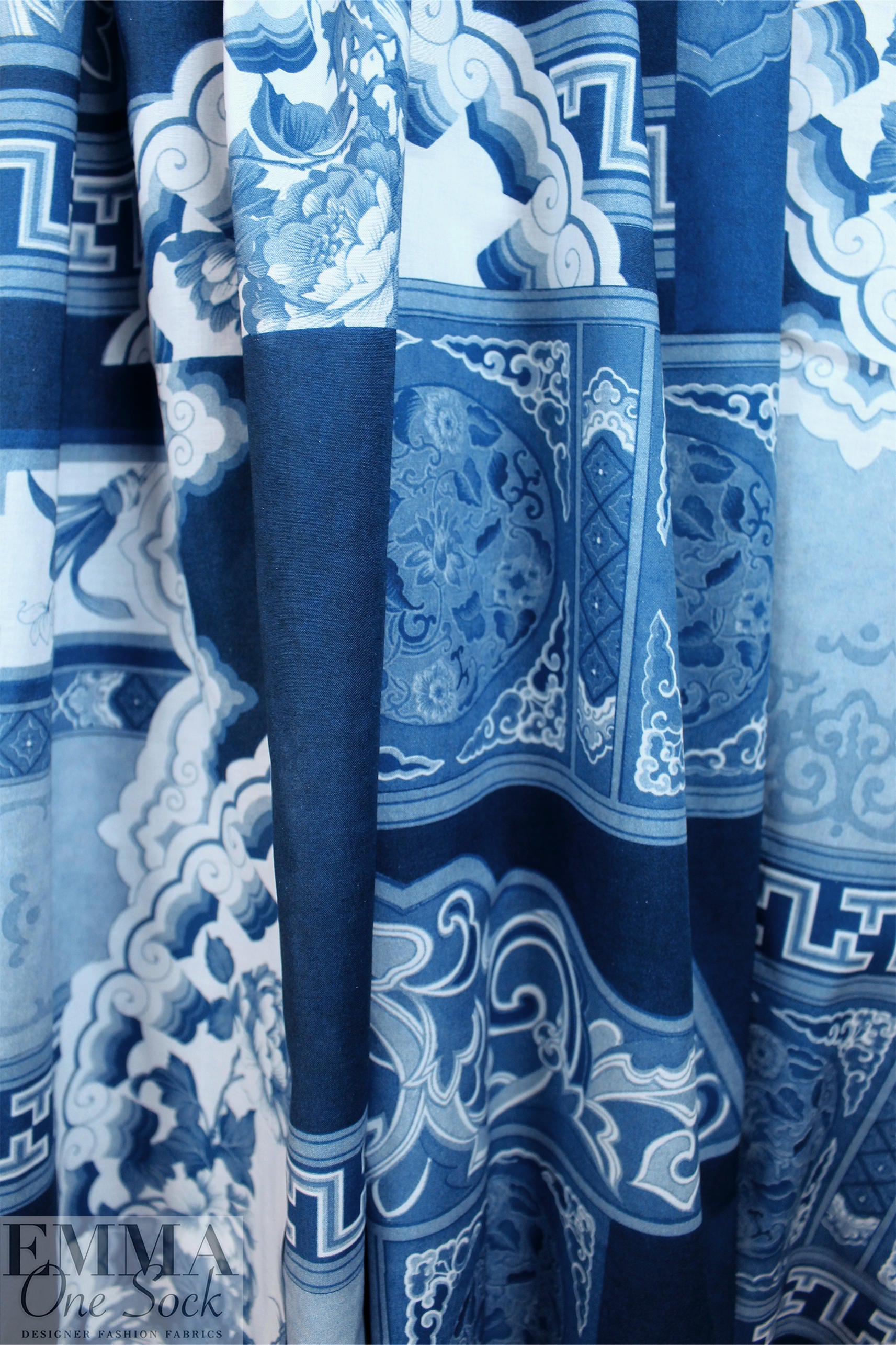Rache1 Comey 'decoflora blue' cotton shirting 1.75 yds