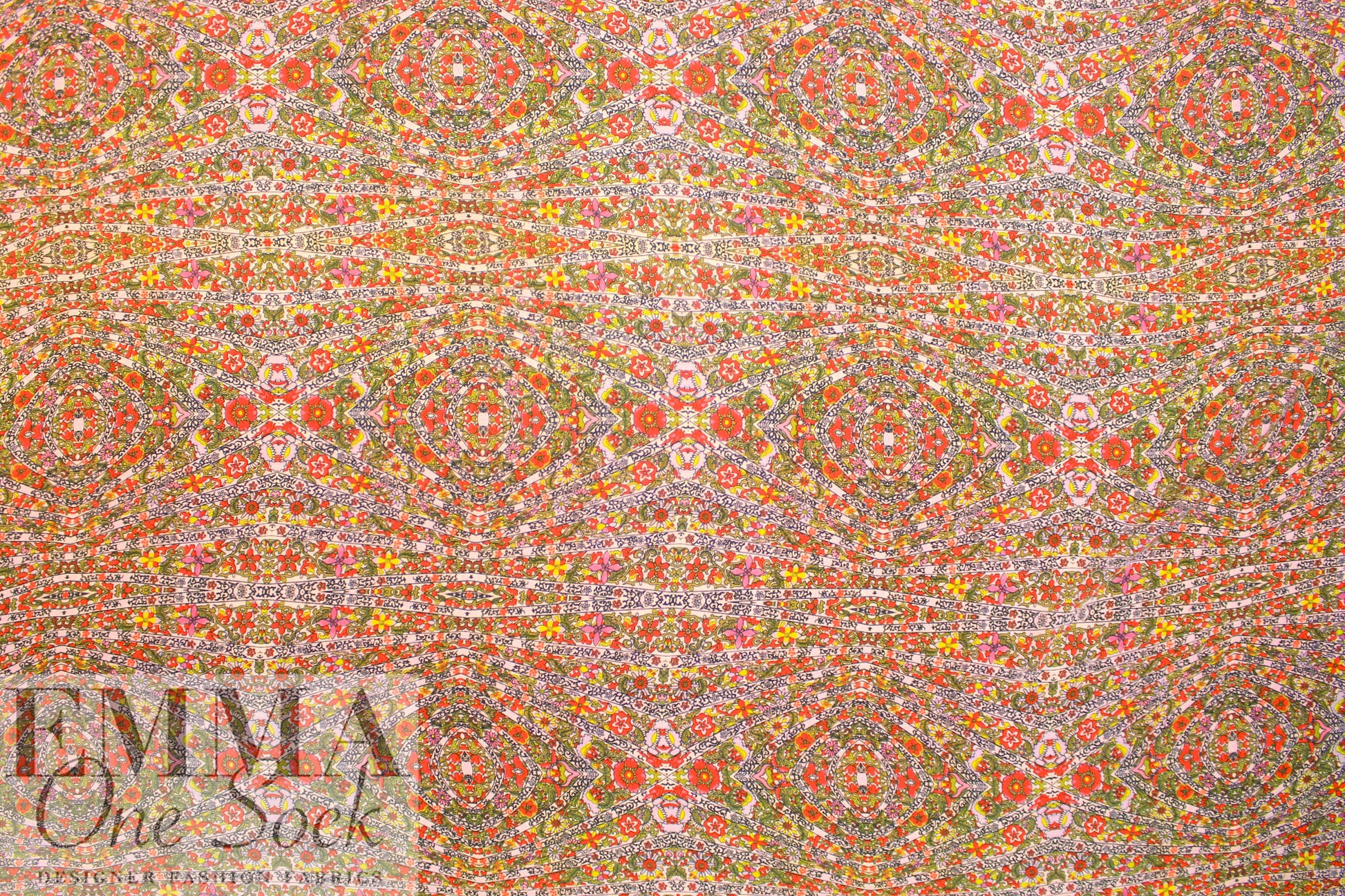 Italian 'garden maze scroll' refined silk blouseweight woven 1.5 yd