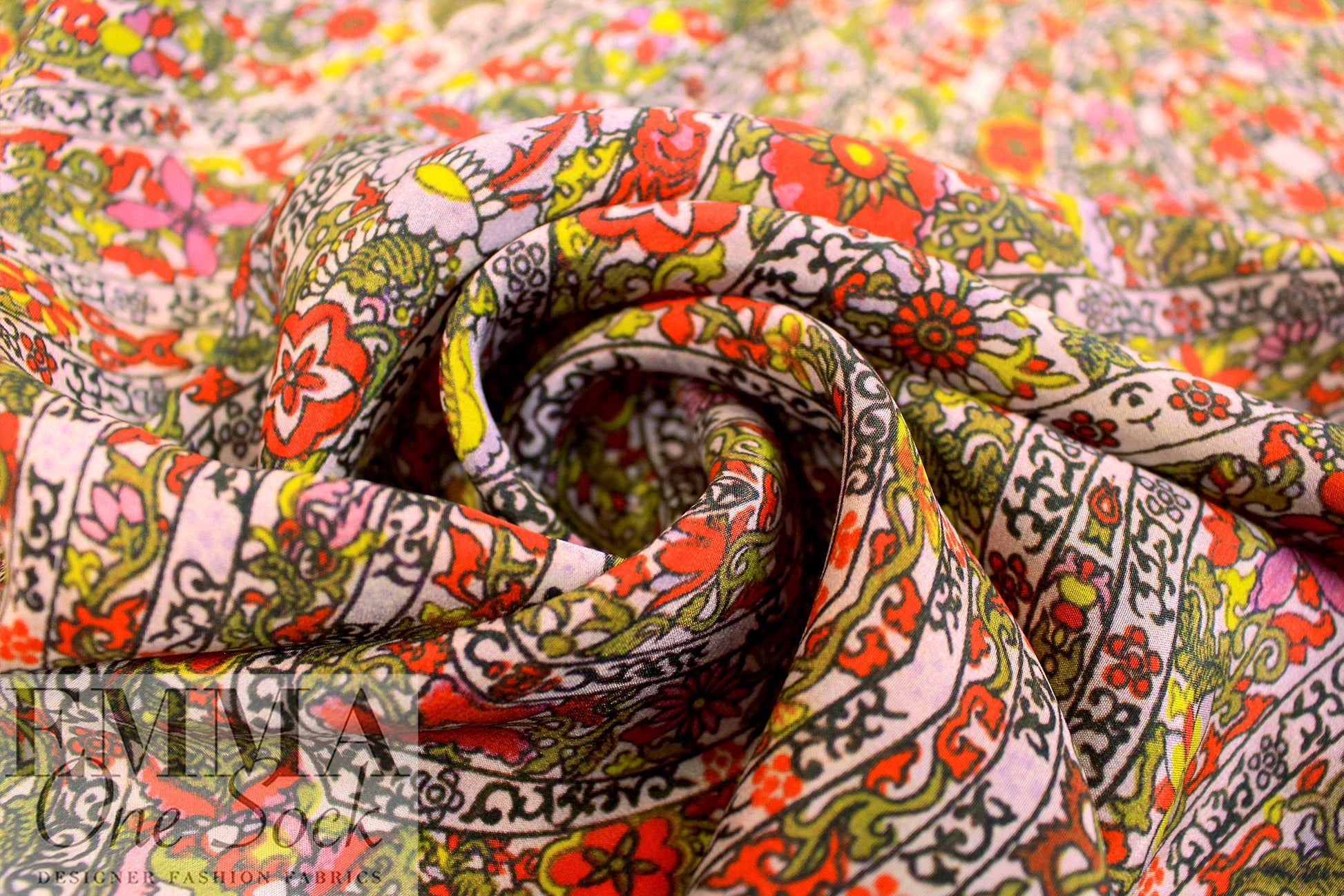 Italian 'garden maze scroll' refined silk blouseweight woven 1.5 yd