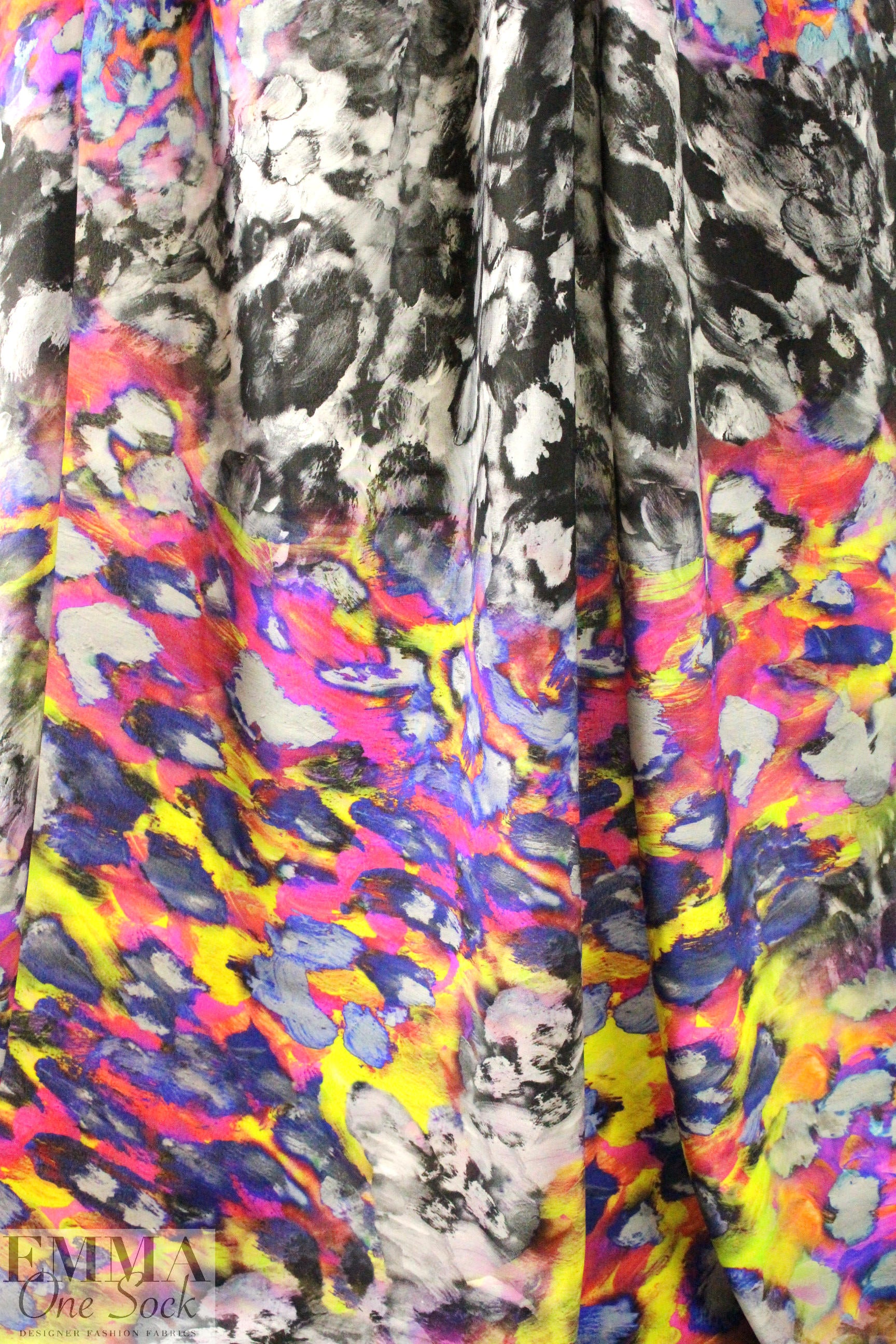 NY designer animal print abstract silk blouseweight