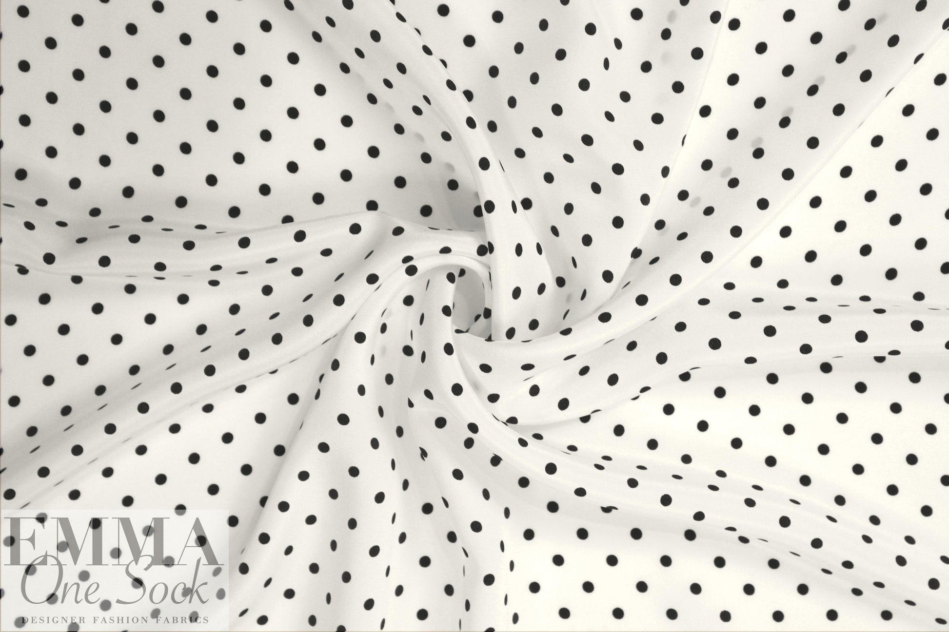 Whit silk crepe de chine - black dots on white