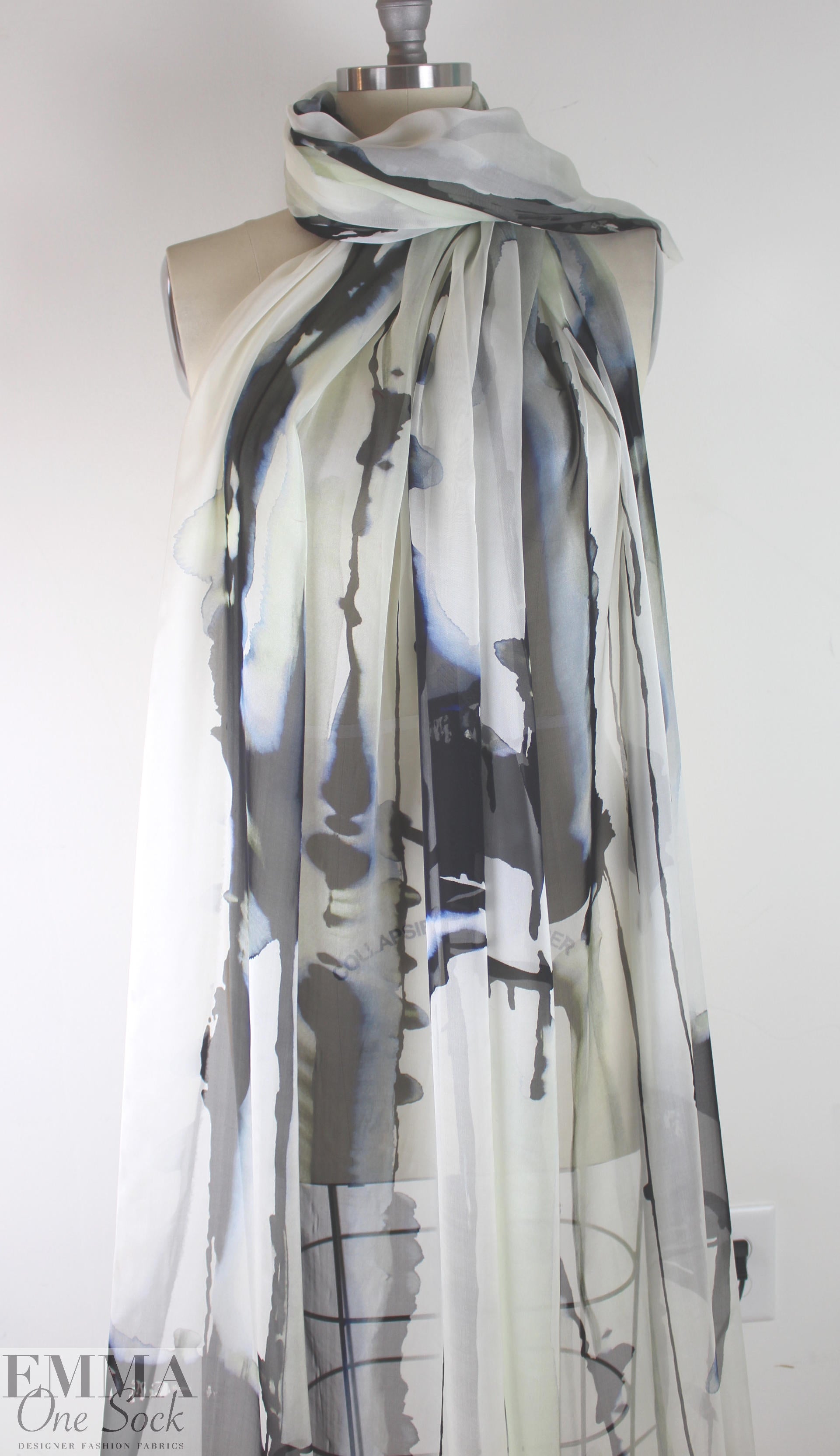 Nico1e Mi11er painterly abstract silk satin chiffon 2.125 yds