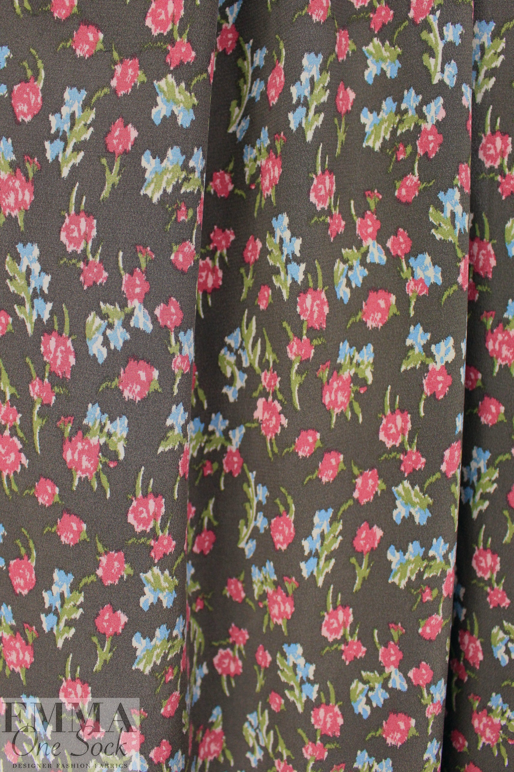 NY designer 'teeny tea roses' floral silk stretch woven 1.875 yd