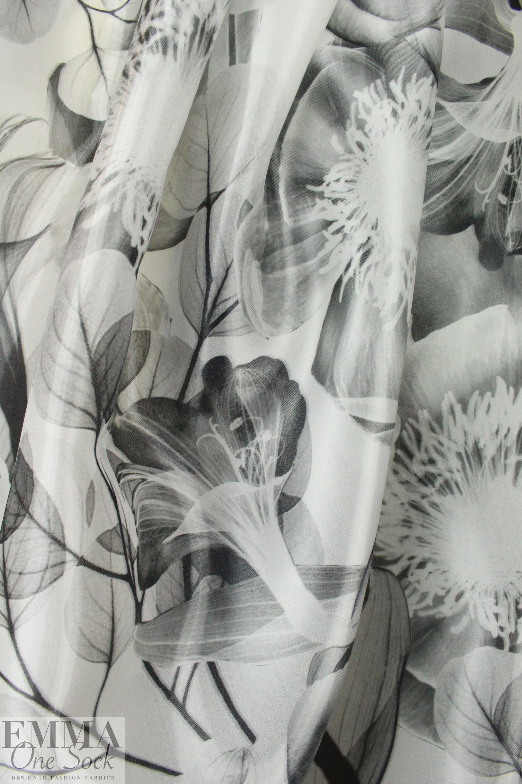 Lander0 'wet look' flowery fantasy silk/nylon fancy weave