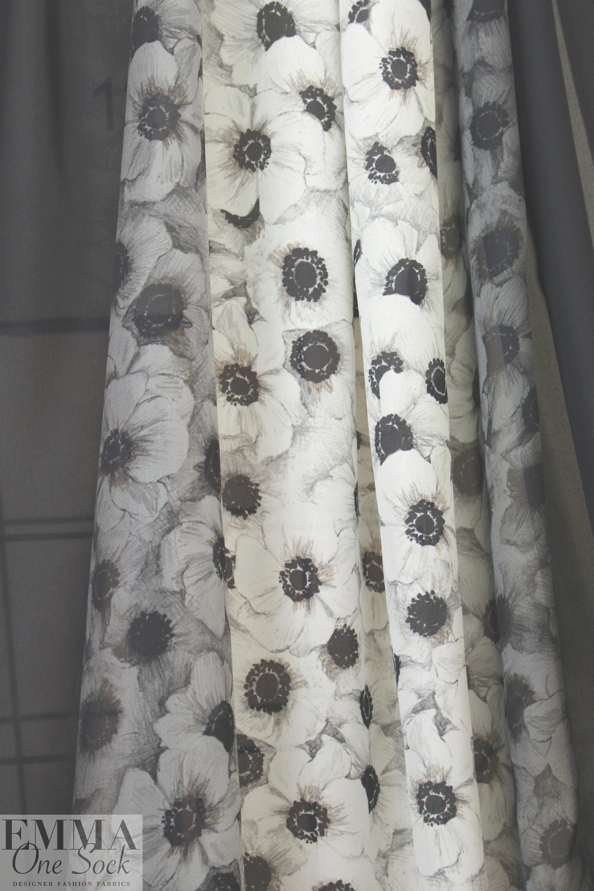 Mi11y white poppies ombre silk blouseweight