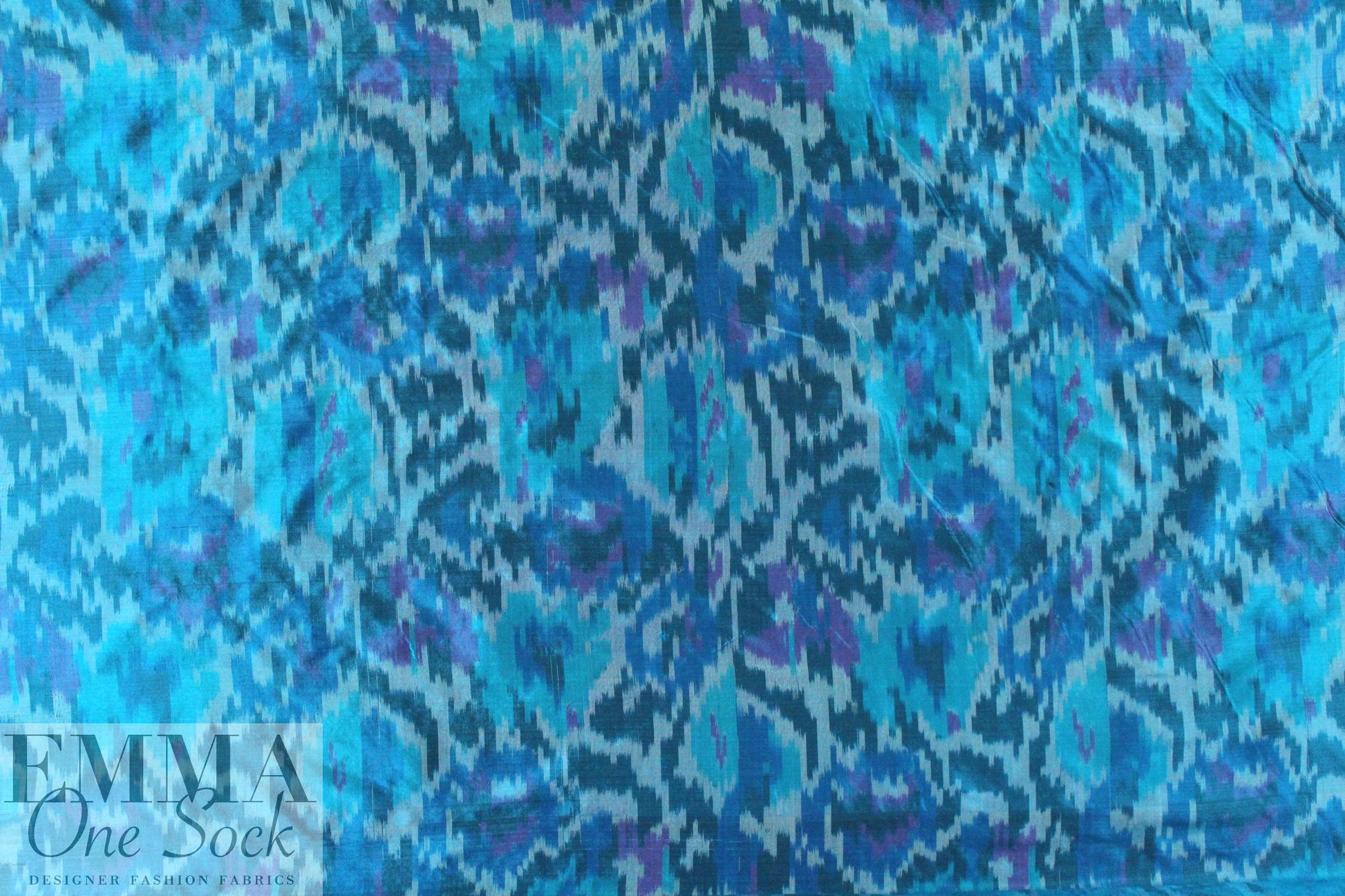 Carmen Marc Va1vo ikat silk taffeta - turquoise 1.625 yds