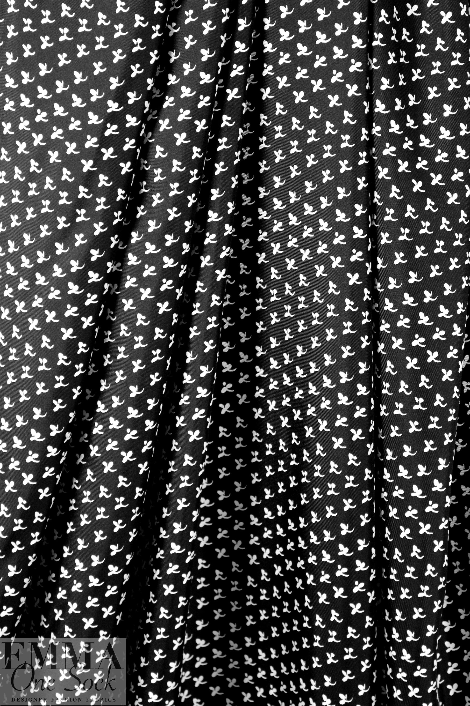 Italian silk twill woven - black/white motif 1.5 yd