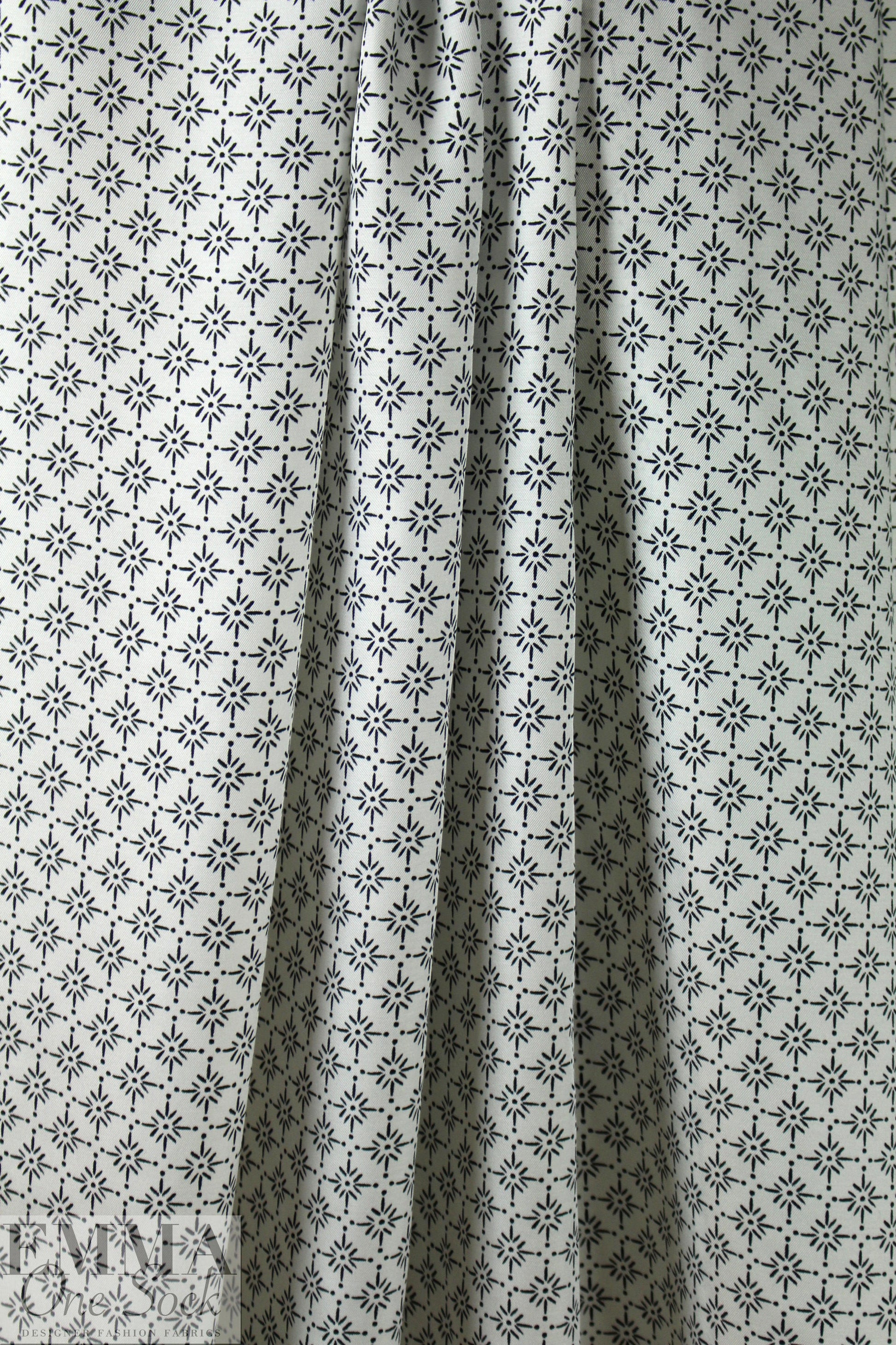 NY designer white with black star graphic silk/viscose twill