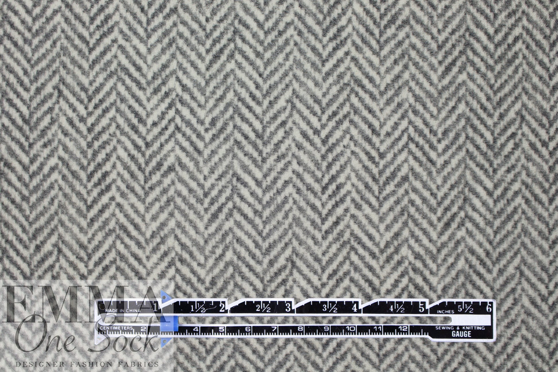 Italian herringbone wool/silk crepe - pewter/winter white 1.5 yd