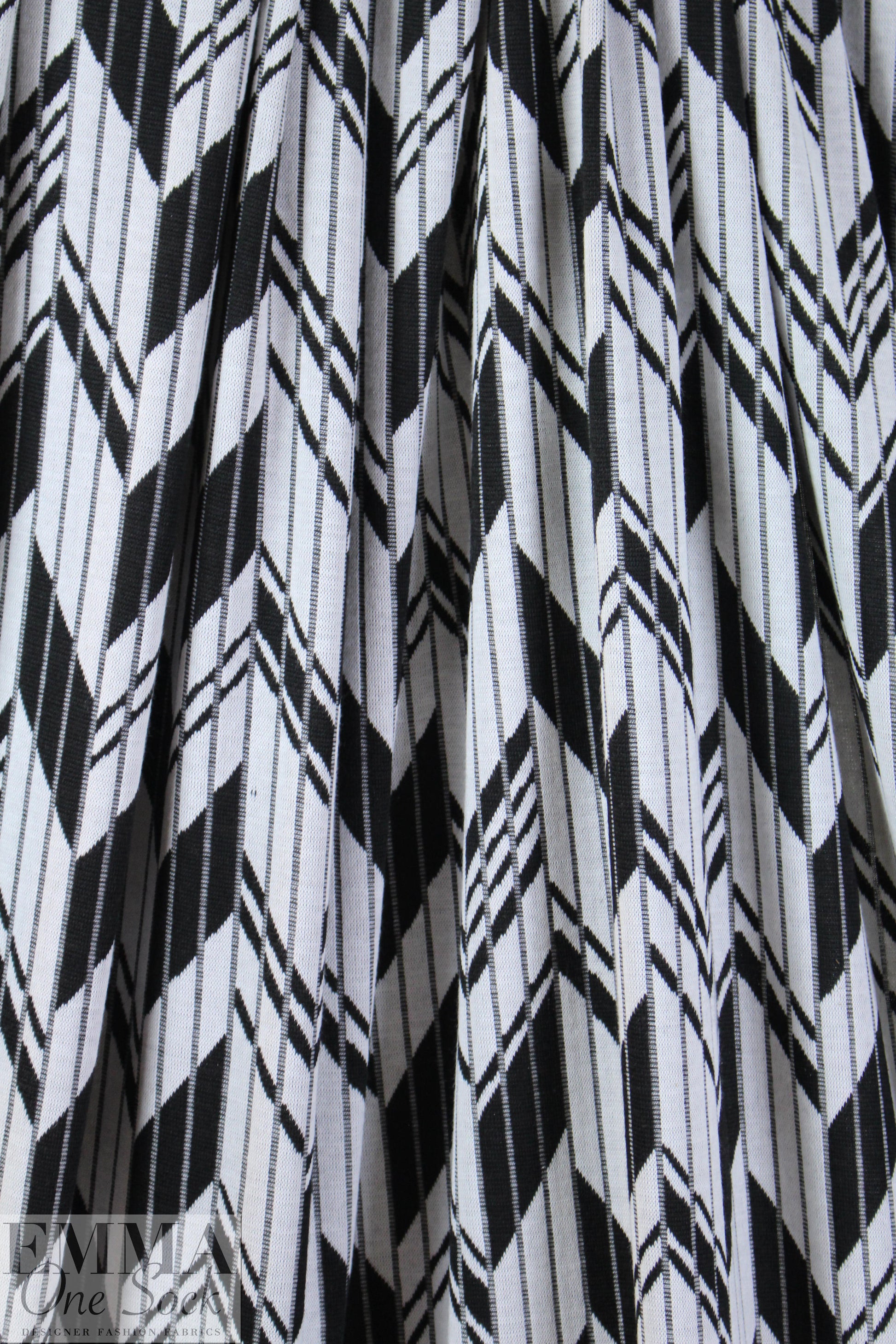 NY designer slatted angles sweater knit - black/stone .75 yds
