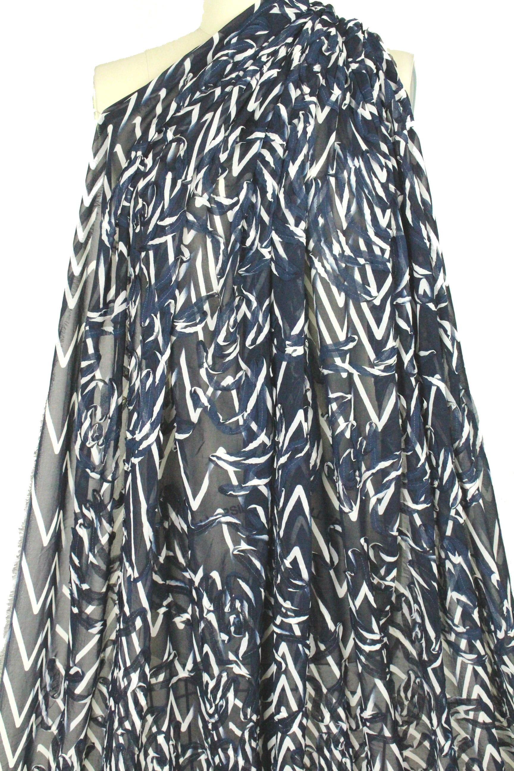 CA designer 'soutache' print - navy chevron